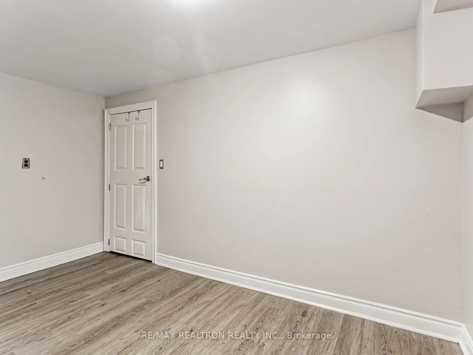 113 Hadrian Drive, #Lower