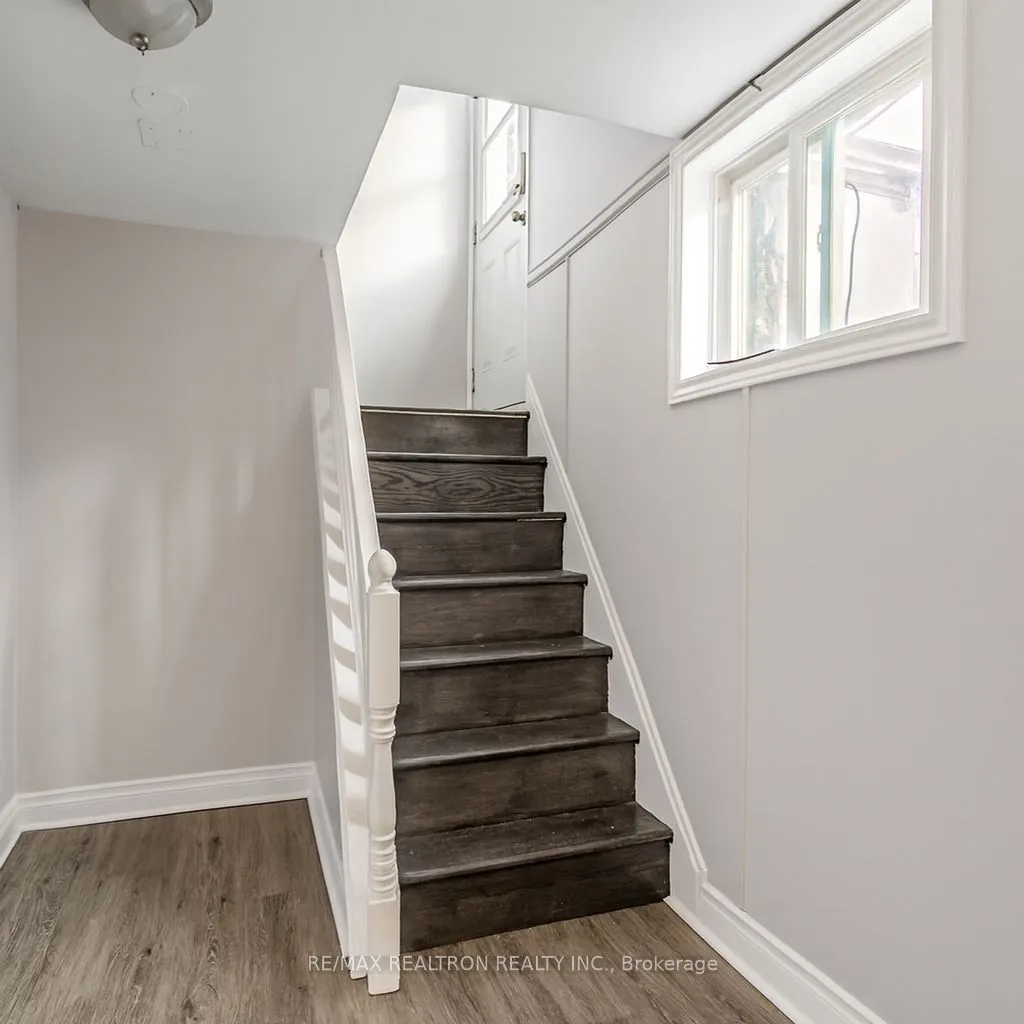 113 Hadrian Drive, #Lower