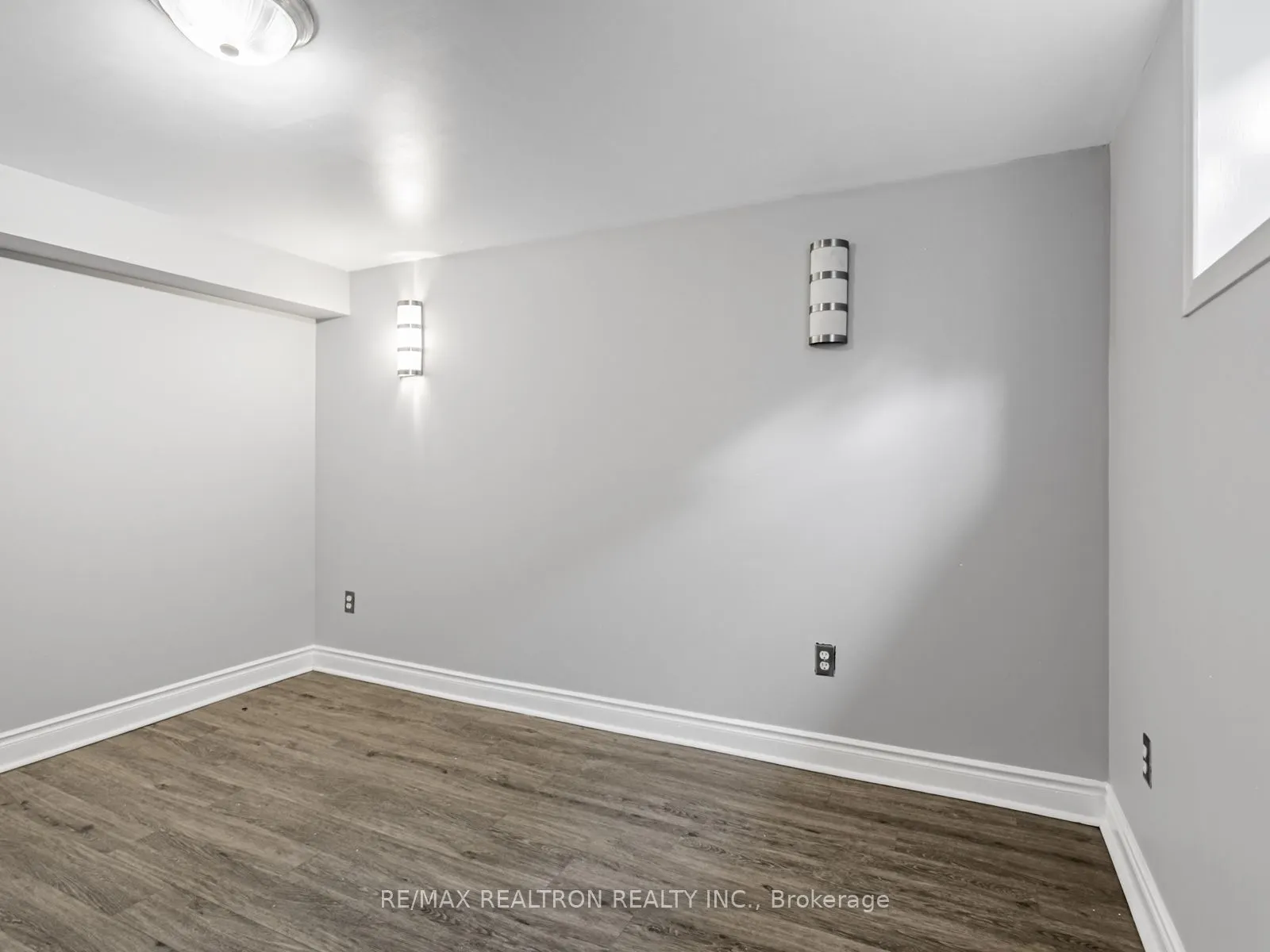 113 Hadrian Drive, #Lower