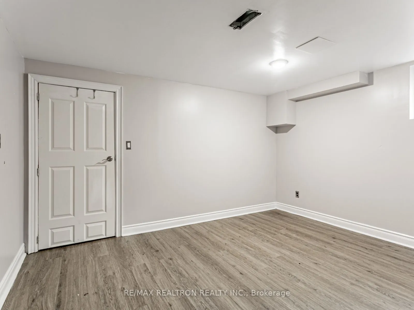 113 Hadrian Drive, #Lower