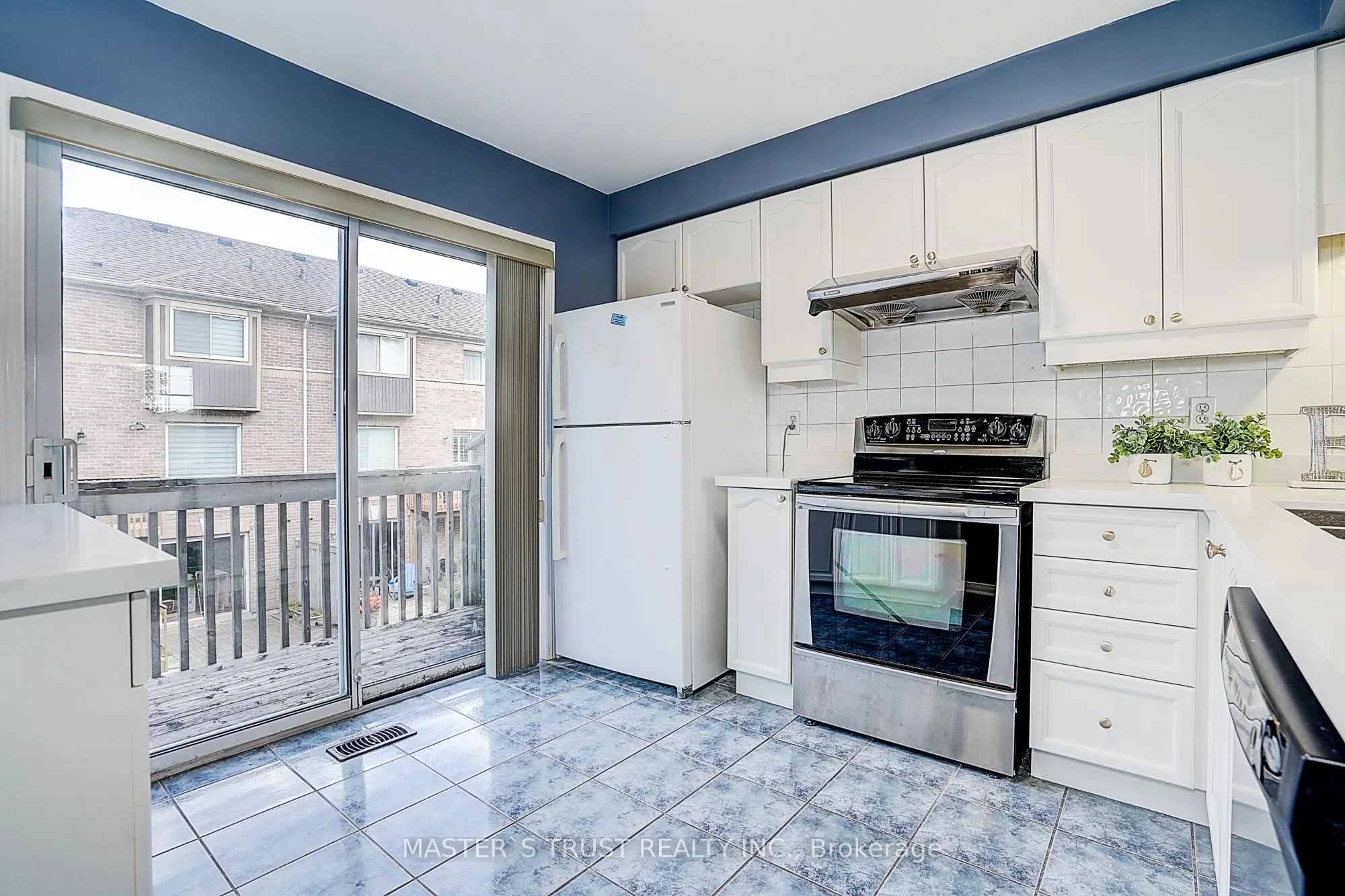 5535 Glen Erin Drive, #48
