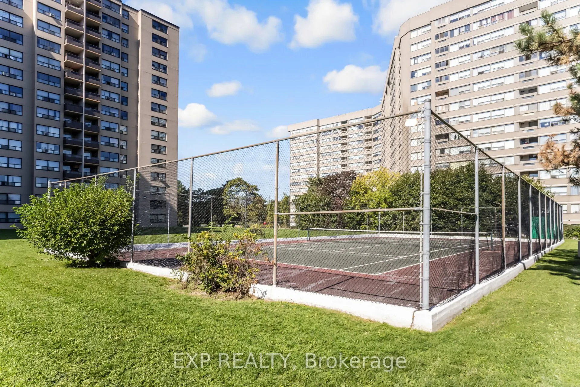 451 WESTMALL, #519