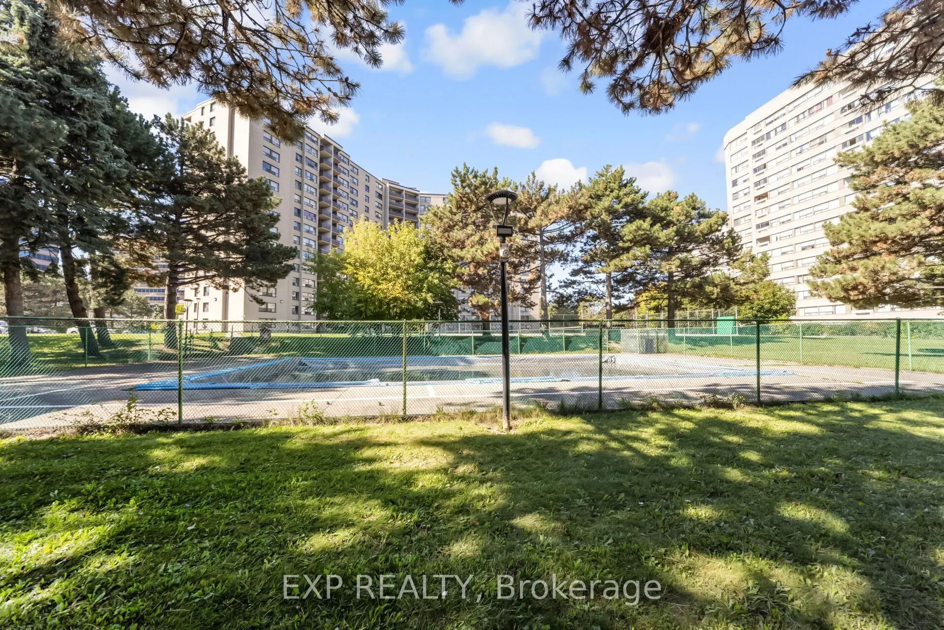 451 WESTMALL, #519