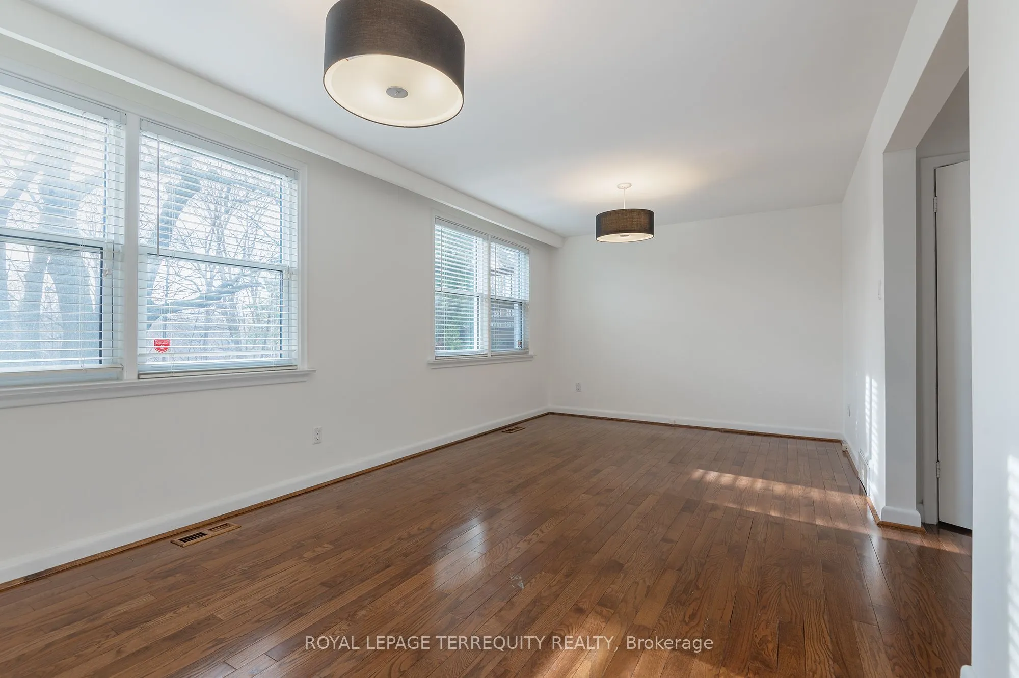 31 Rivercove Drive