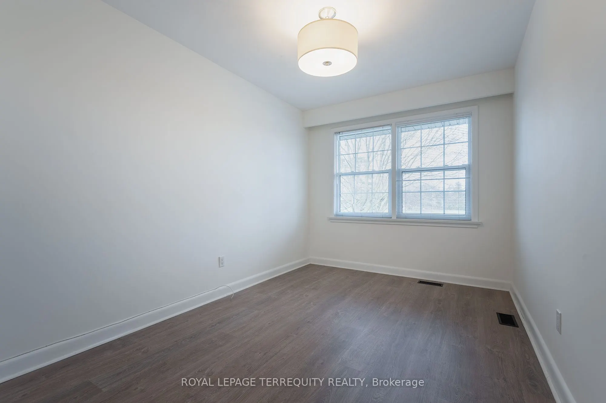 31 Rivercove Drive