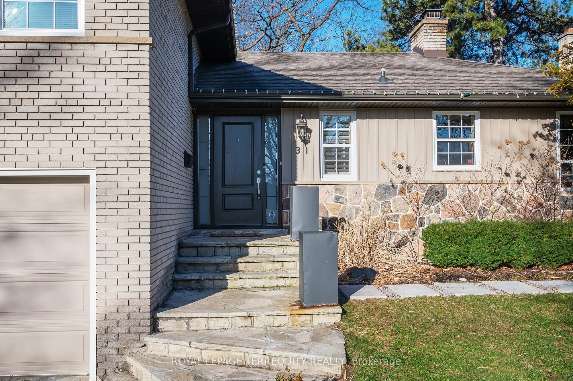 31 Rivercove Drive
