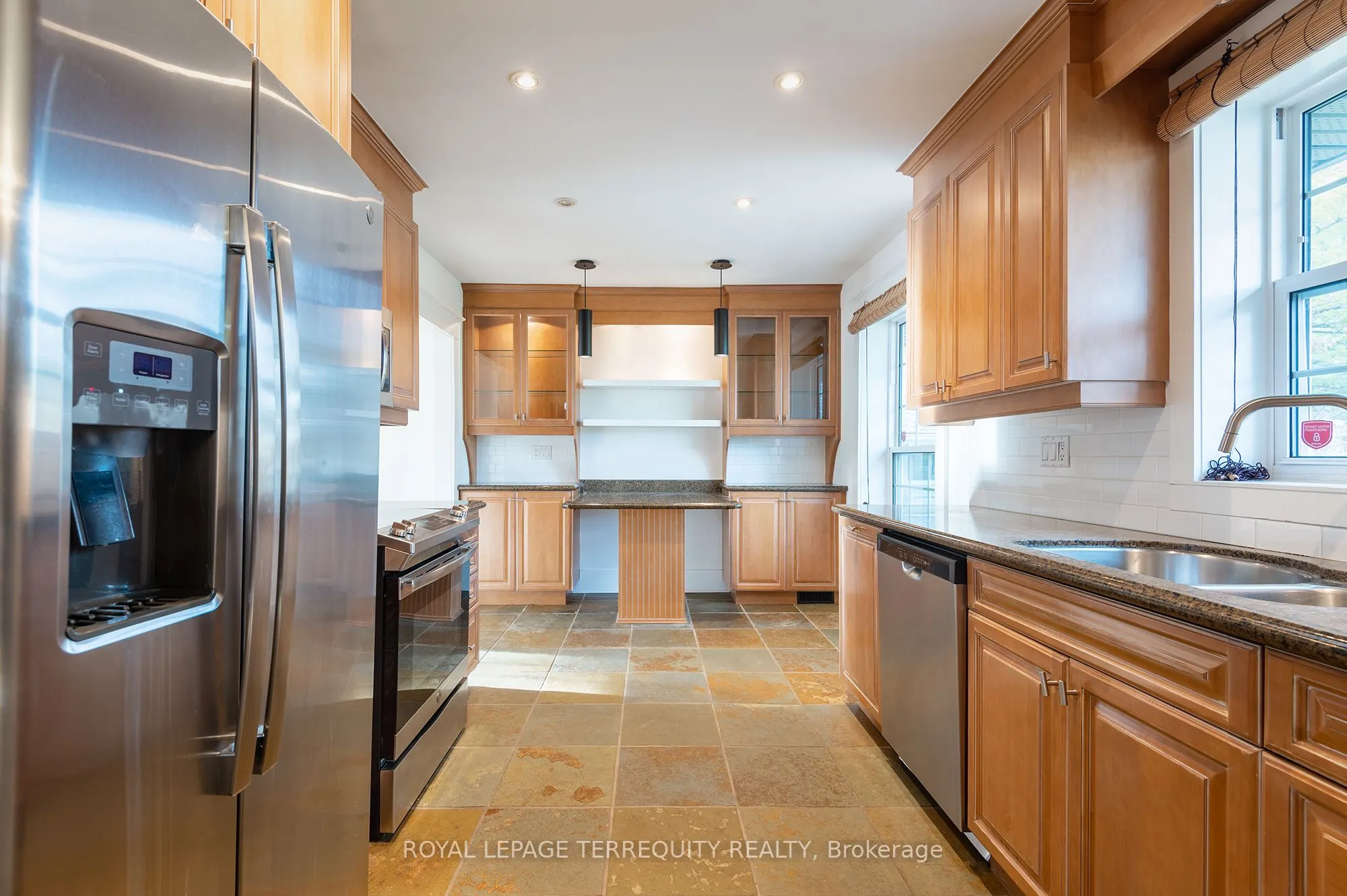 31 Rivercove Drive