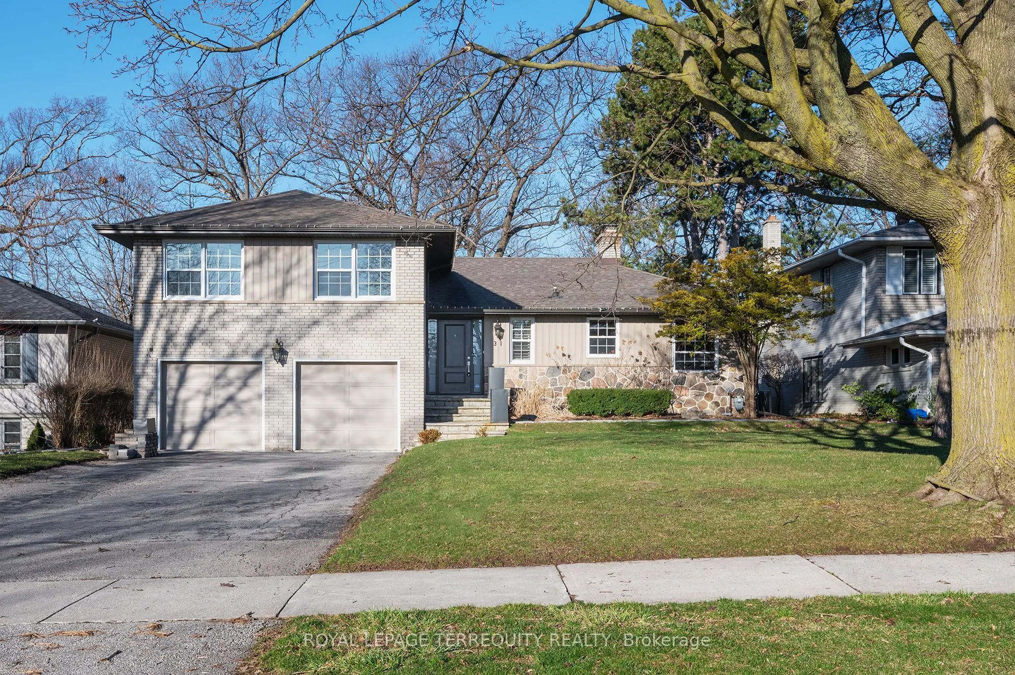 31 Rivercove Drive