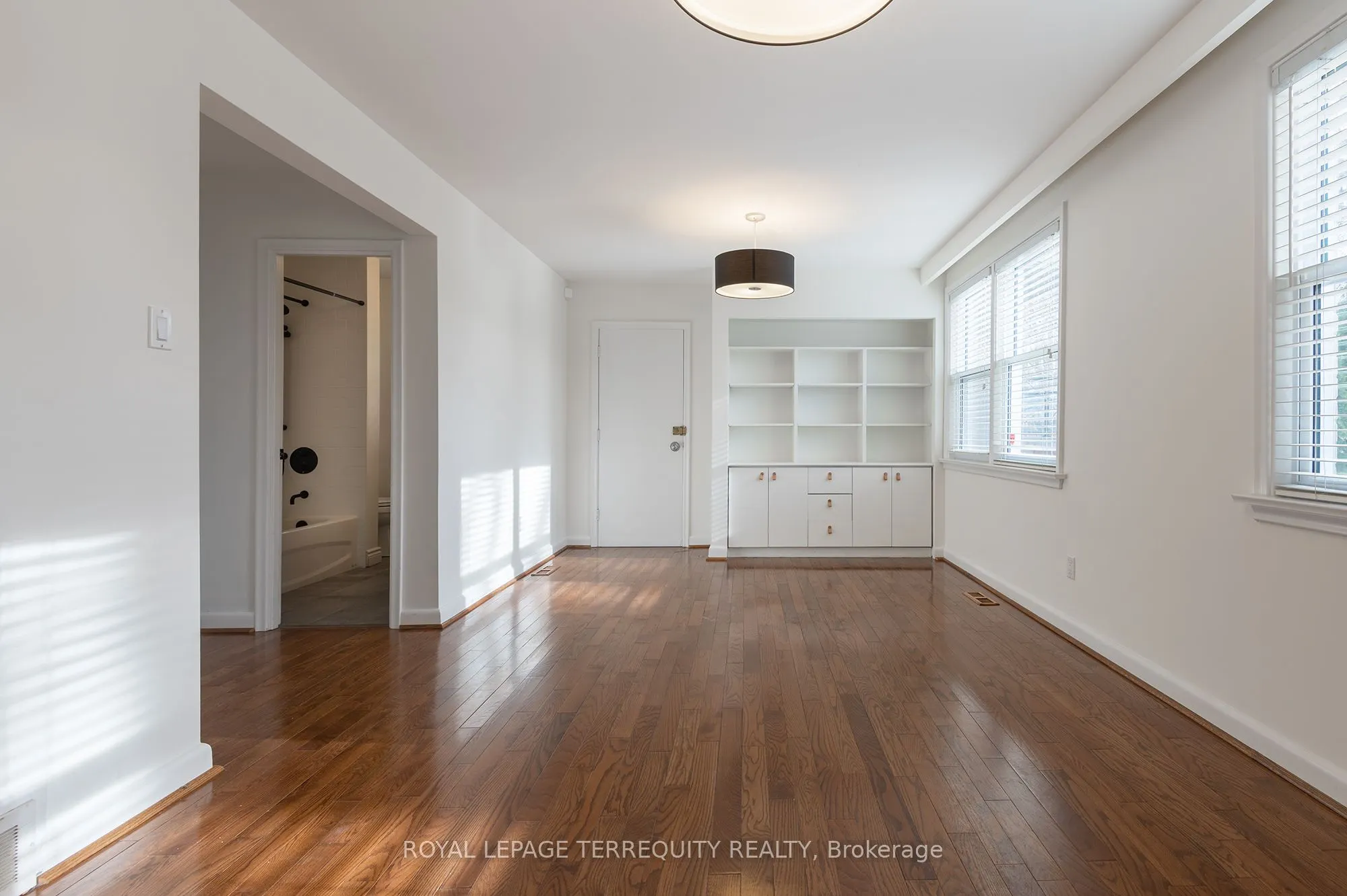 31 Rivercove Drive