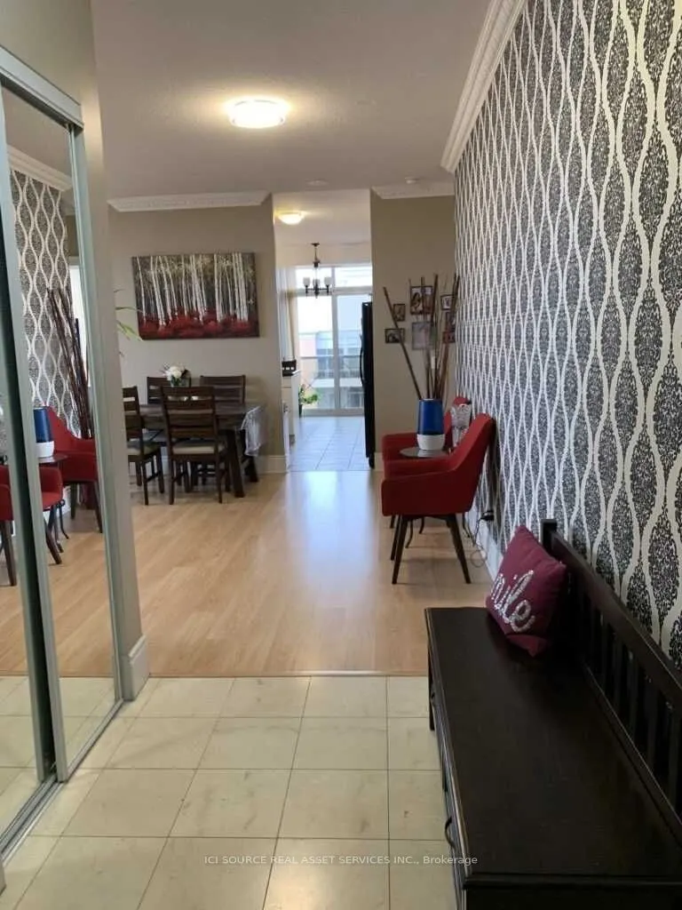 5233 Dundas Street W, #2320