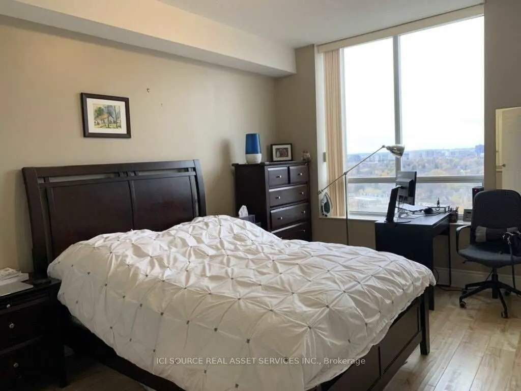 5233 Dundas Street W, #2320