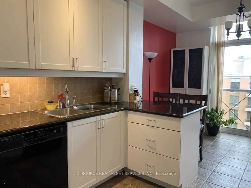5233 Dundas Street W, #2320