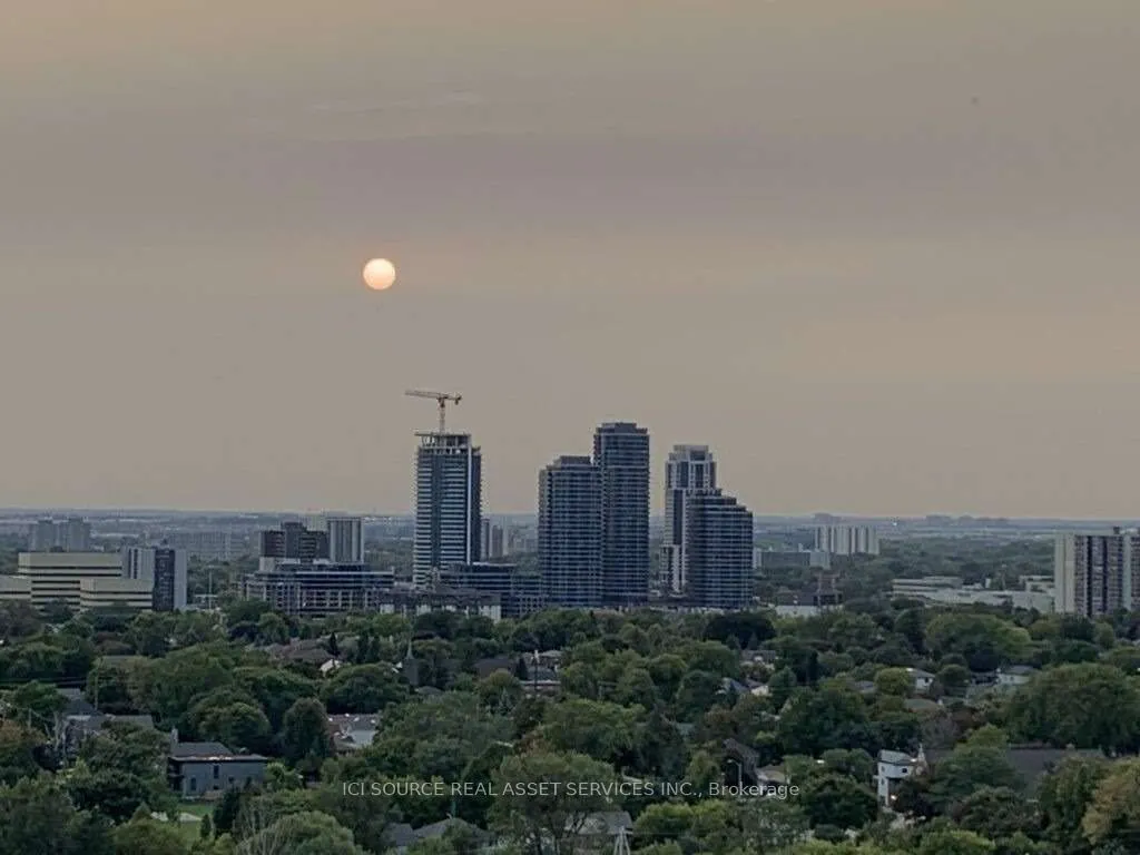 5233 Dundas Street W, #2320