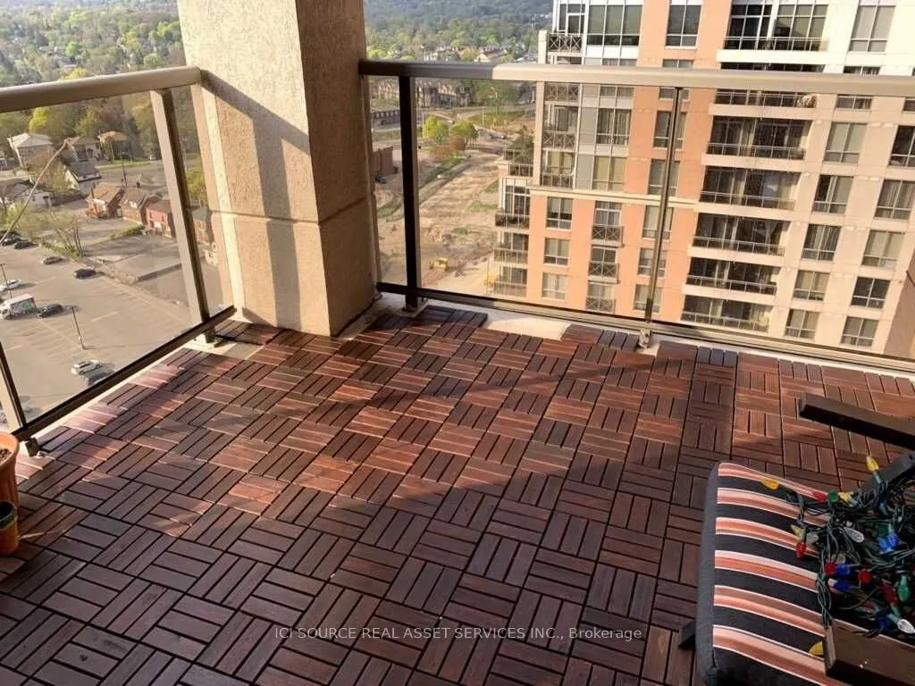 5233 Dundas Street W, #2320