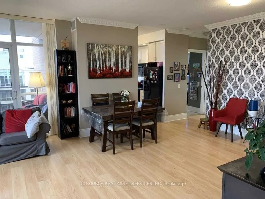 5233 Dundas Street W, #2320