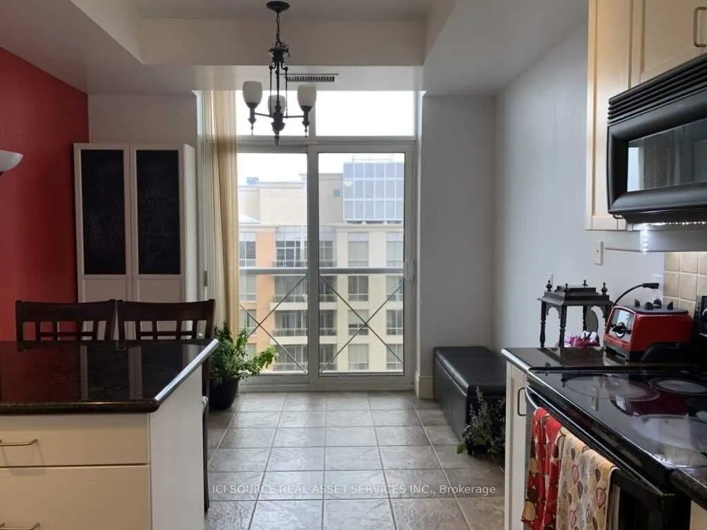 5233 Dundas Street W, #2320