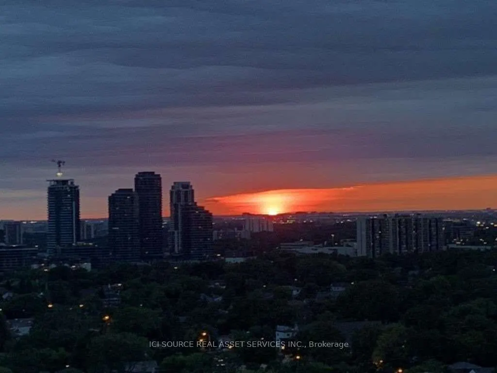 5233 Dundas Street W, #2320