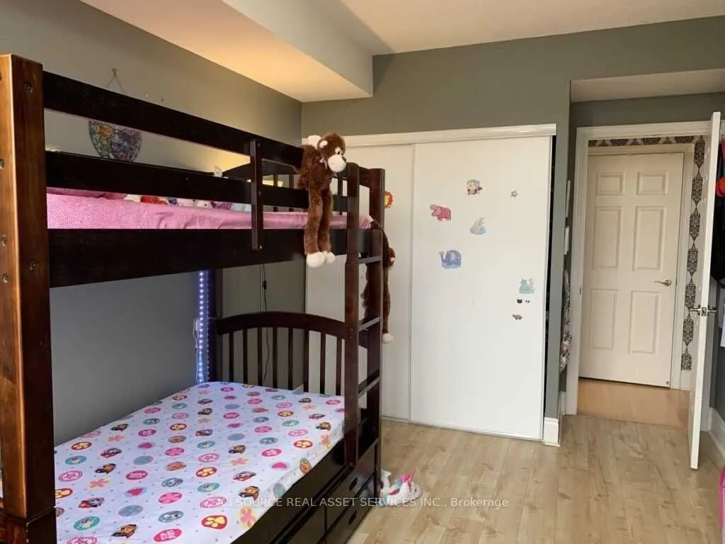 5233 Dundas Street W, #2320