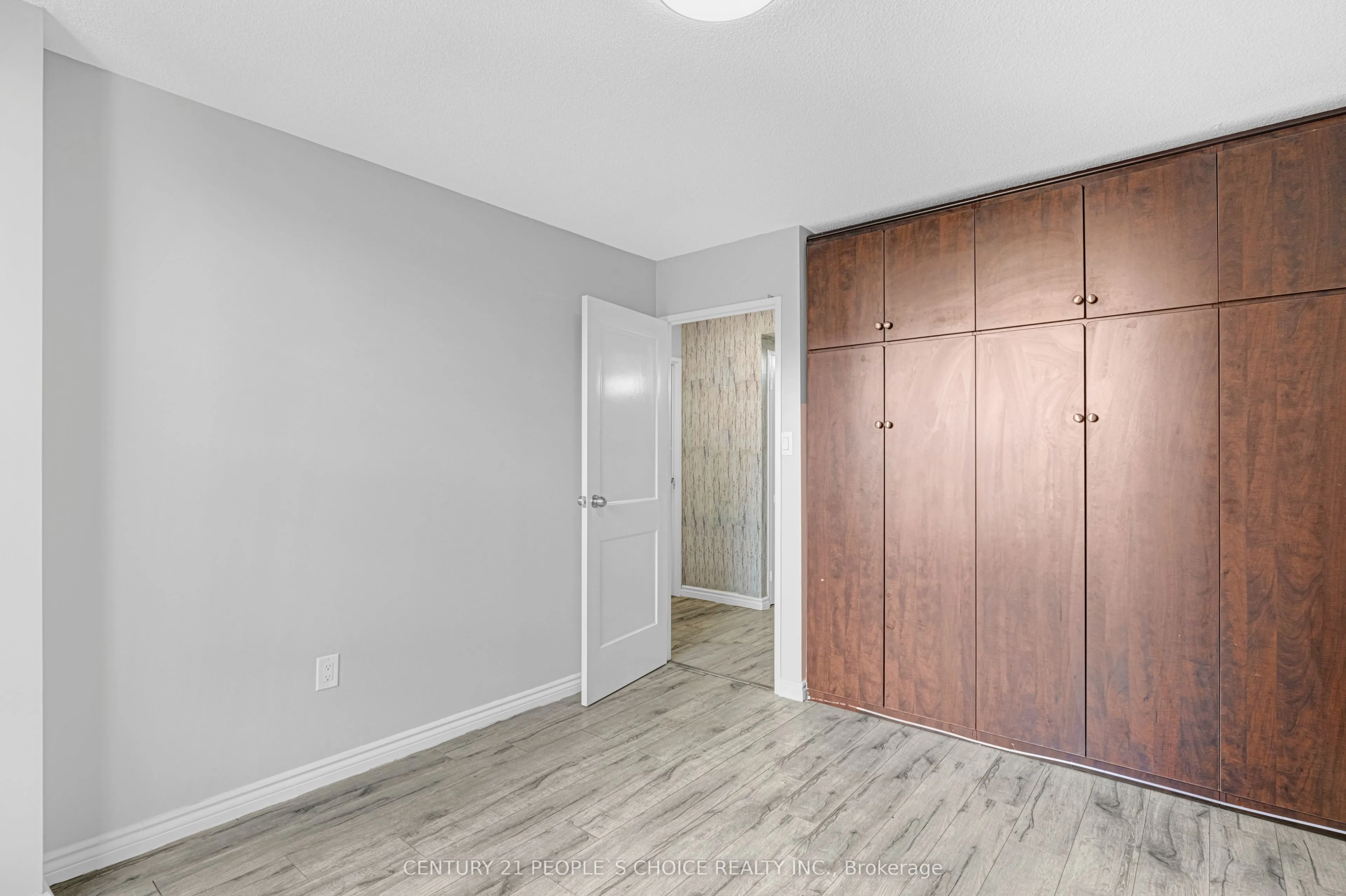 21 Knightsbridge Road, #1410
