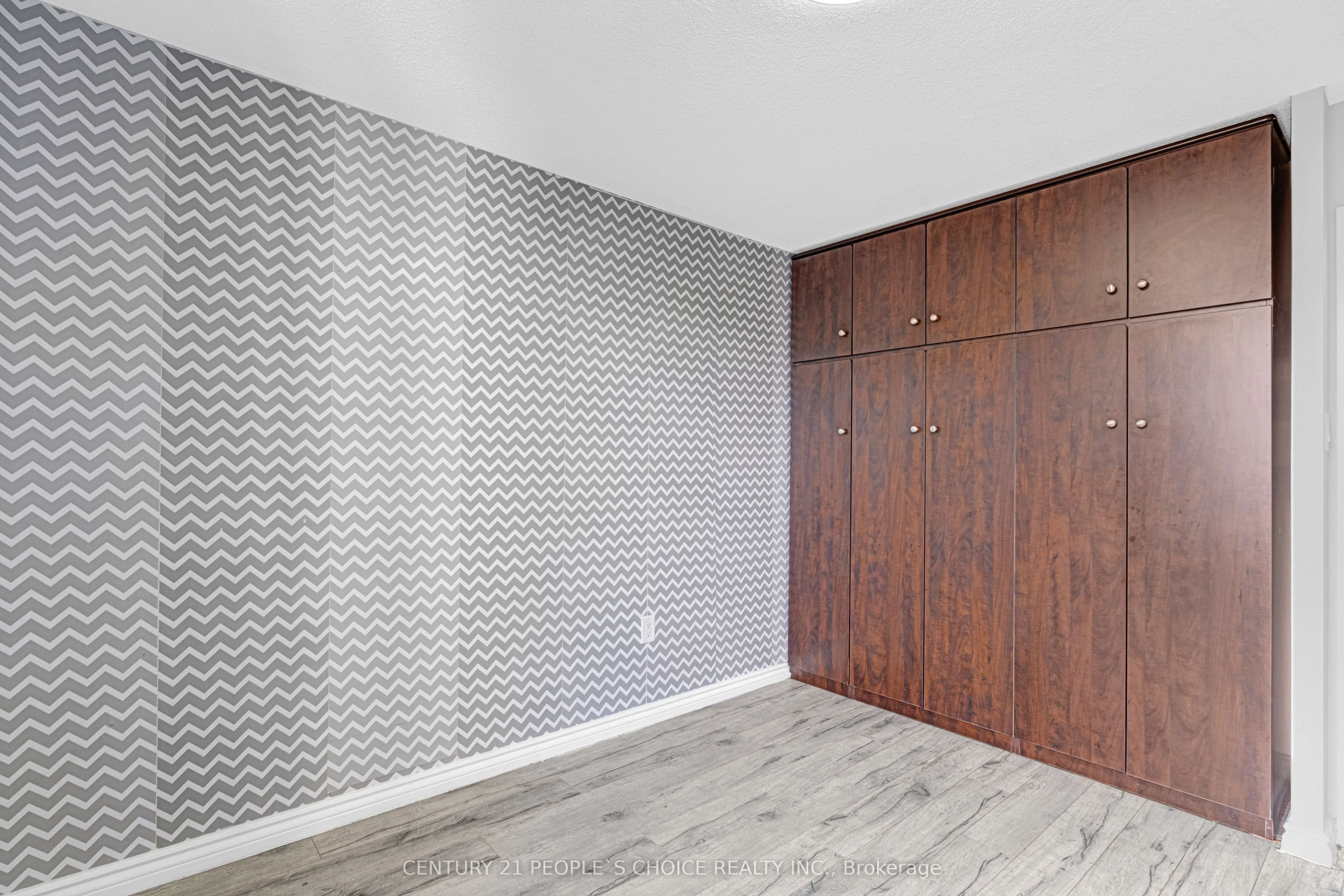 21 Knightsbridge Road, #1410