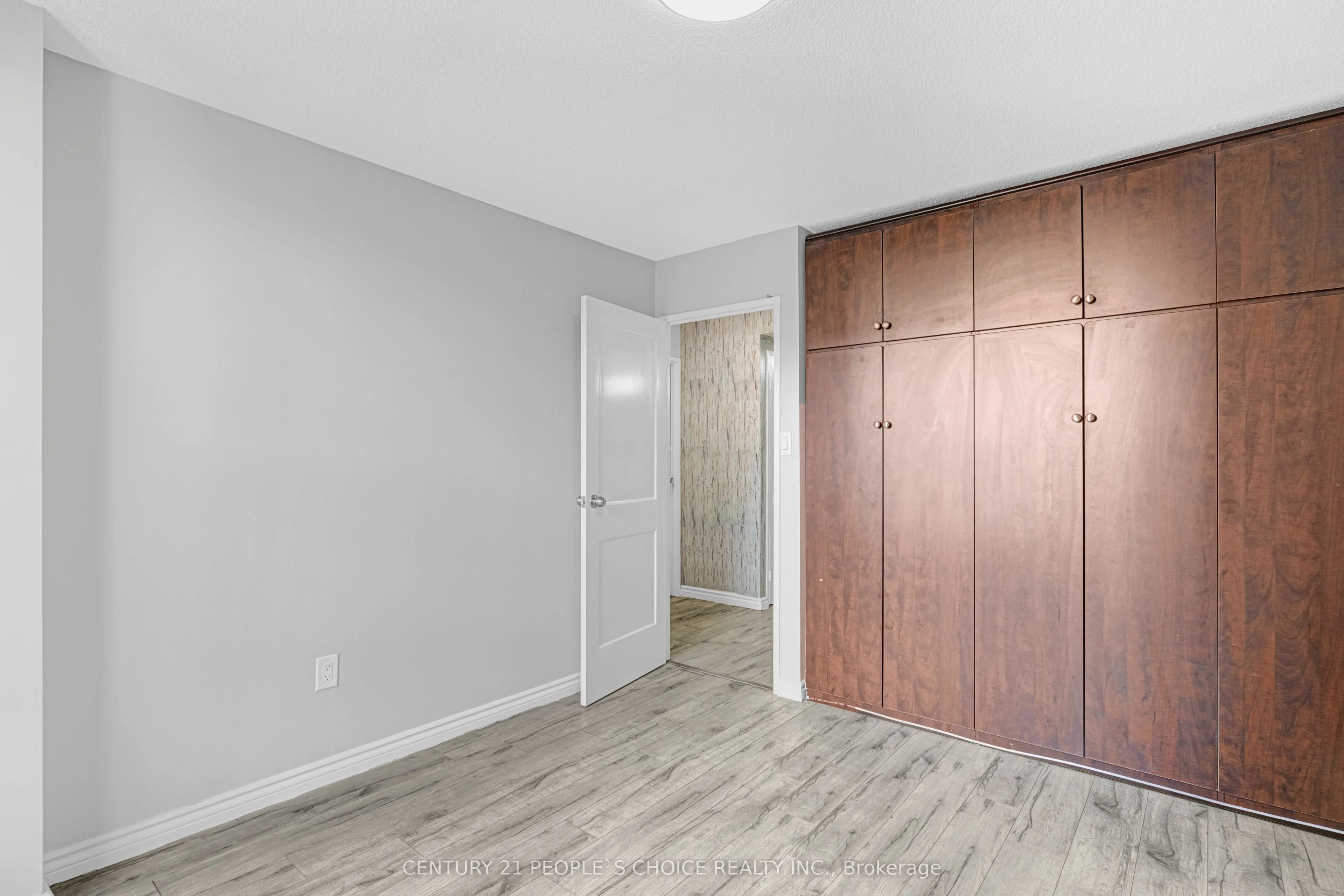 21 Knightsbridge Road, #1410