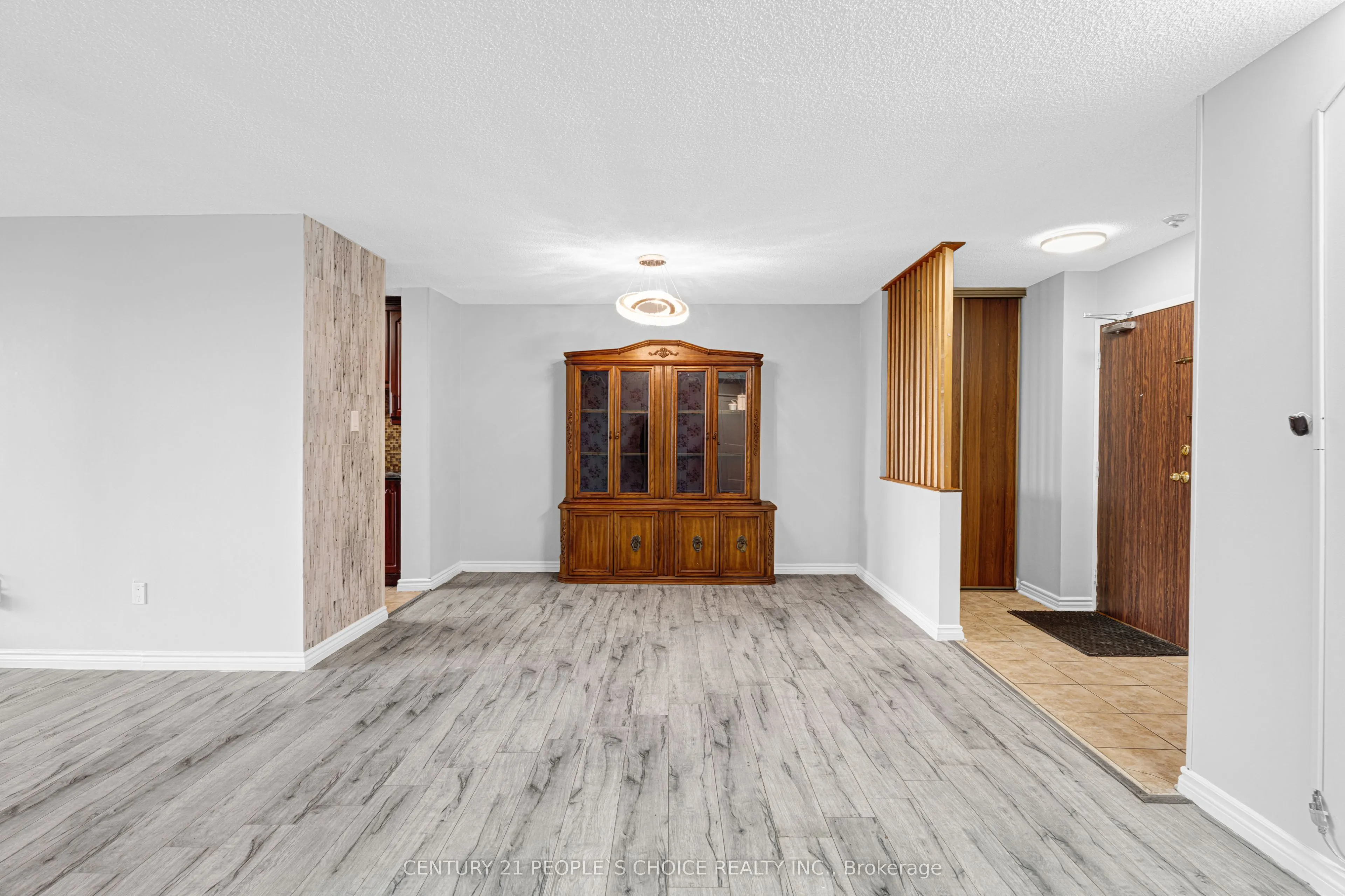 21 Knightsbridge Road, #1410