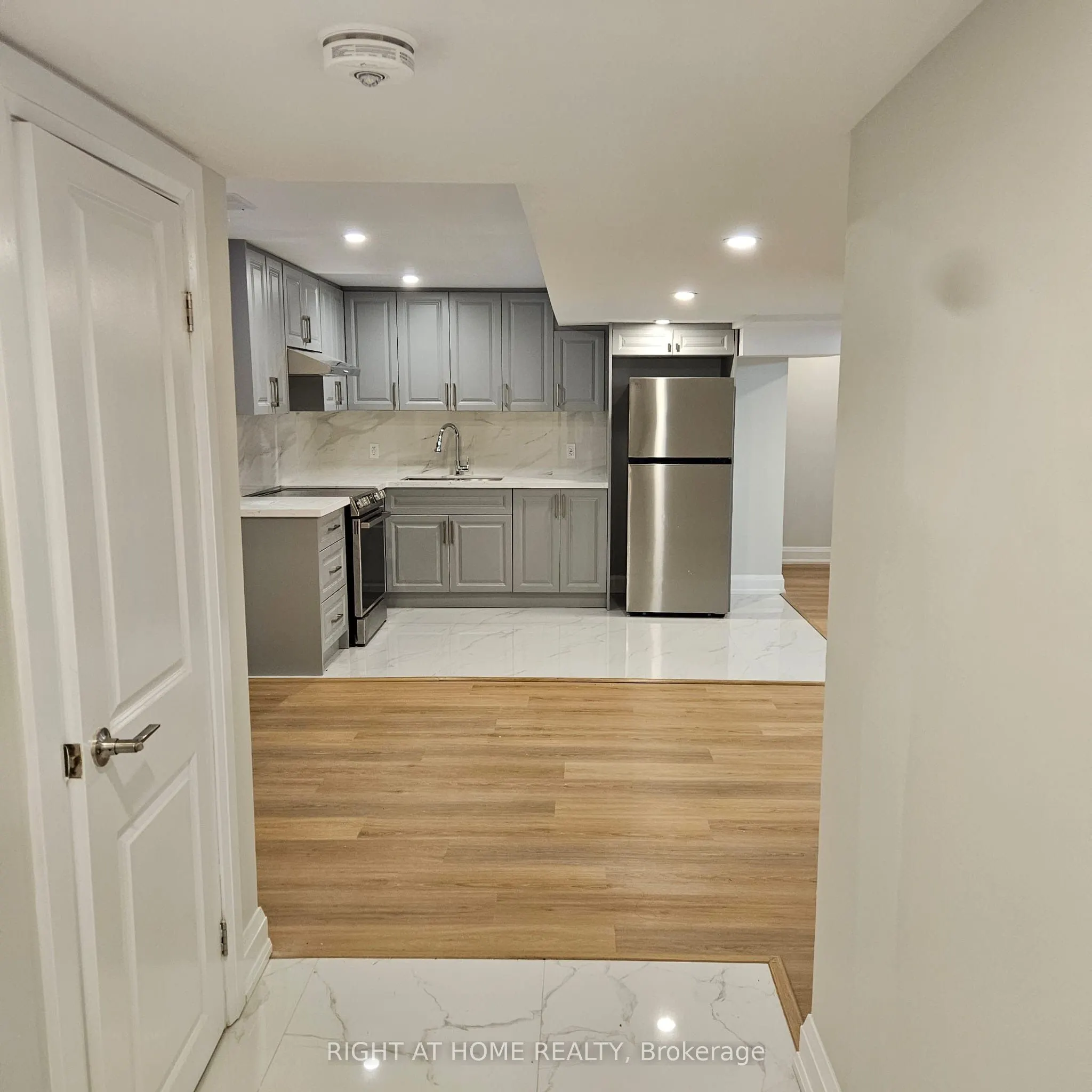 70 Hardgate Crescent