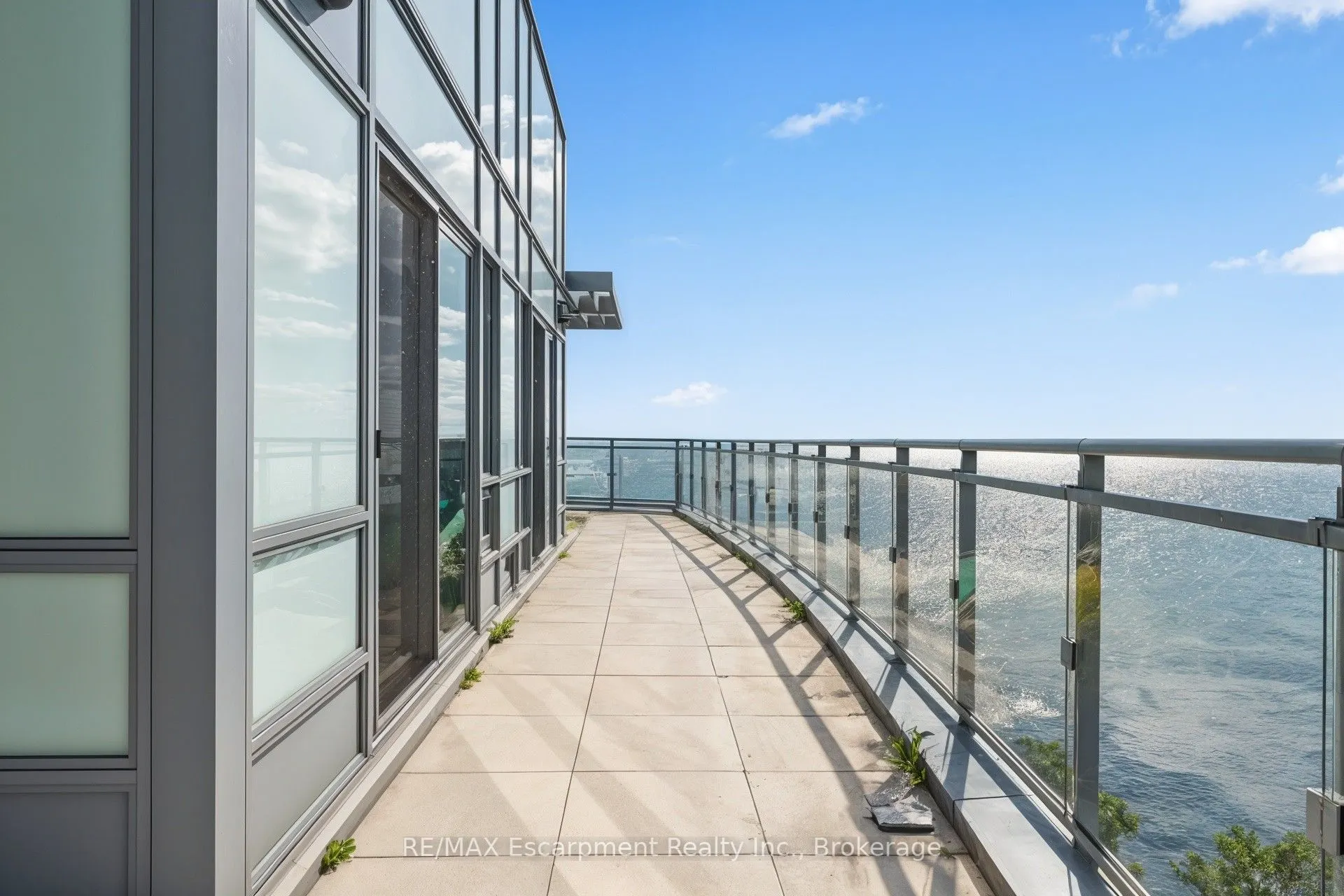 3500 Lakeshore Road W, #827