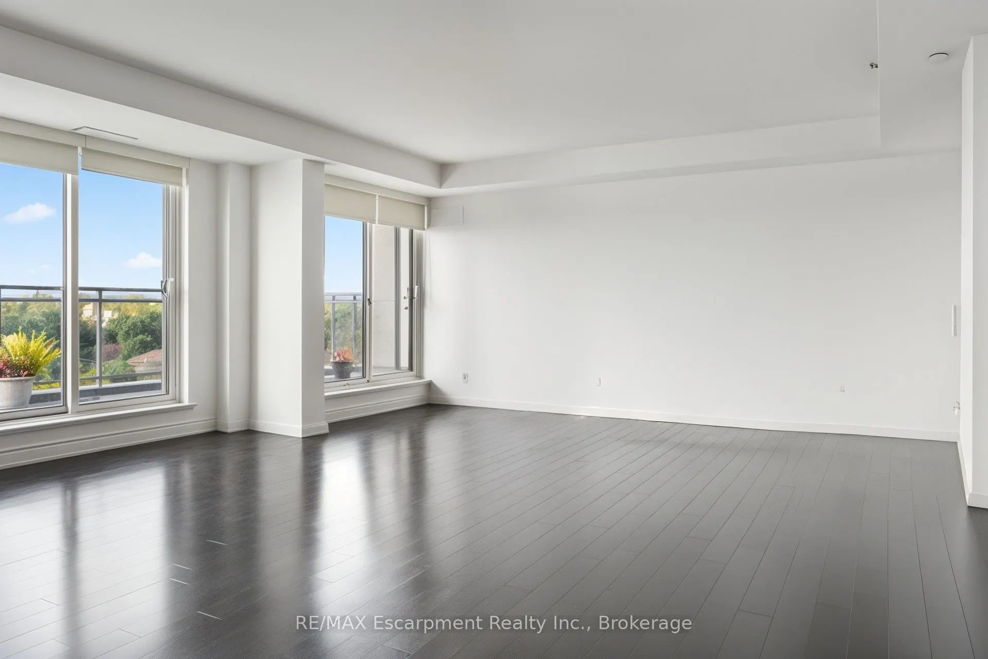 3500 Lakeshore Road W, #827