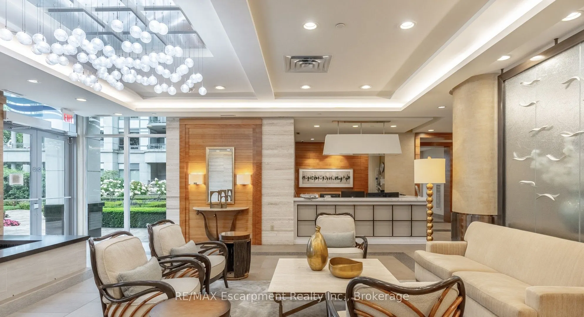3500 Lakeshore Road W, #827