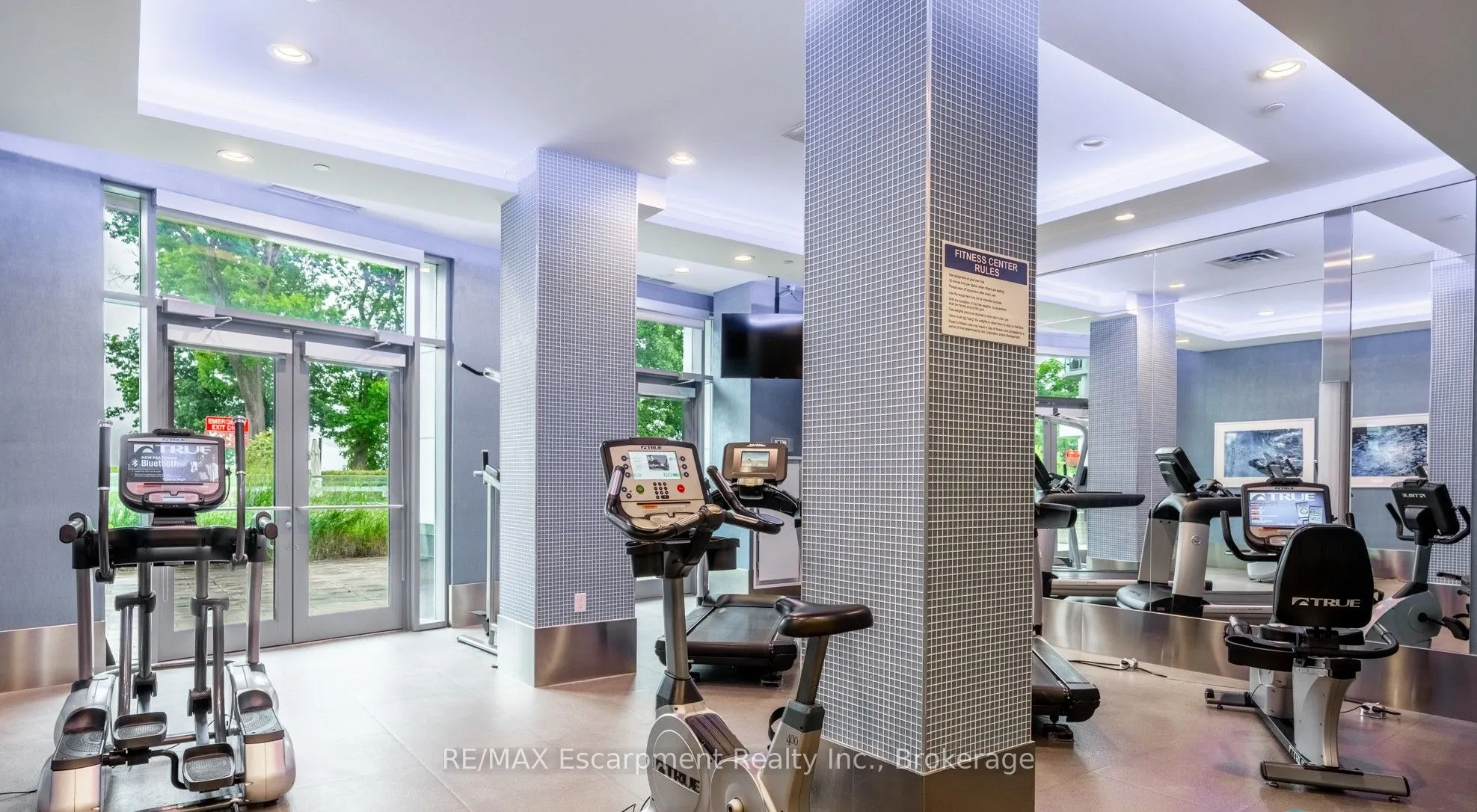 3500 Lakeshore Road W, #827
