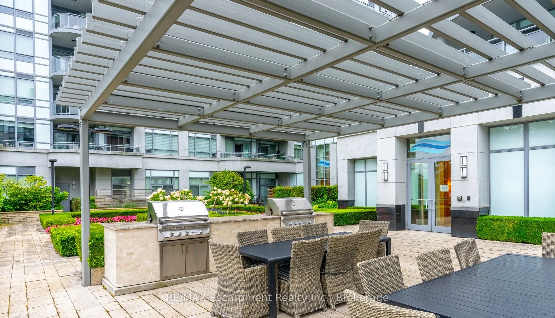 3500 Lakeshore Road W, #827