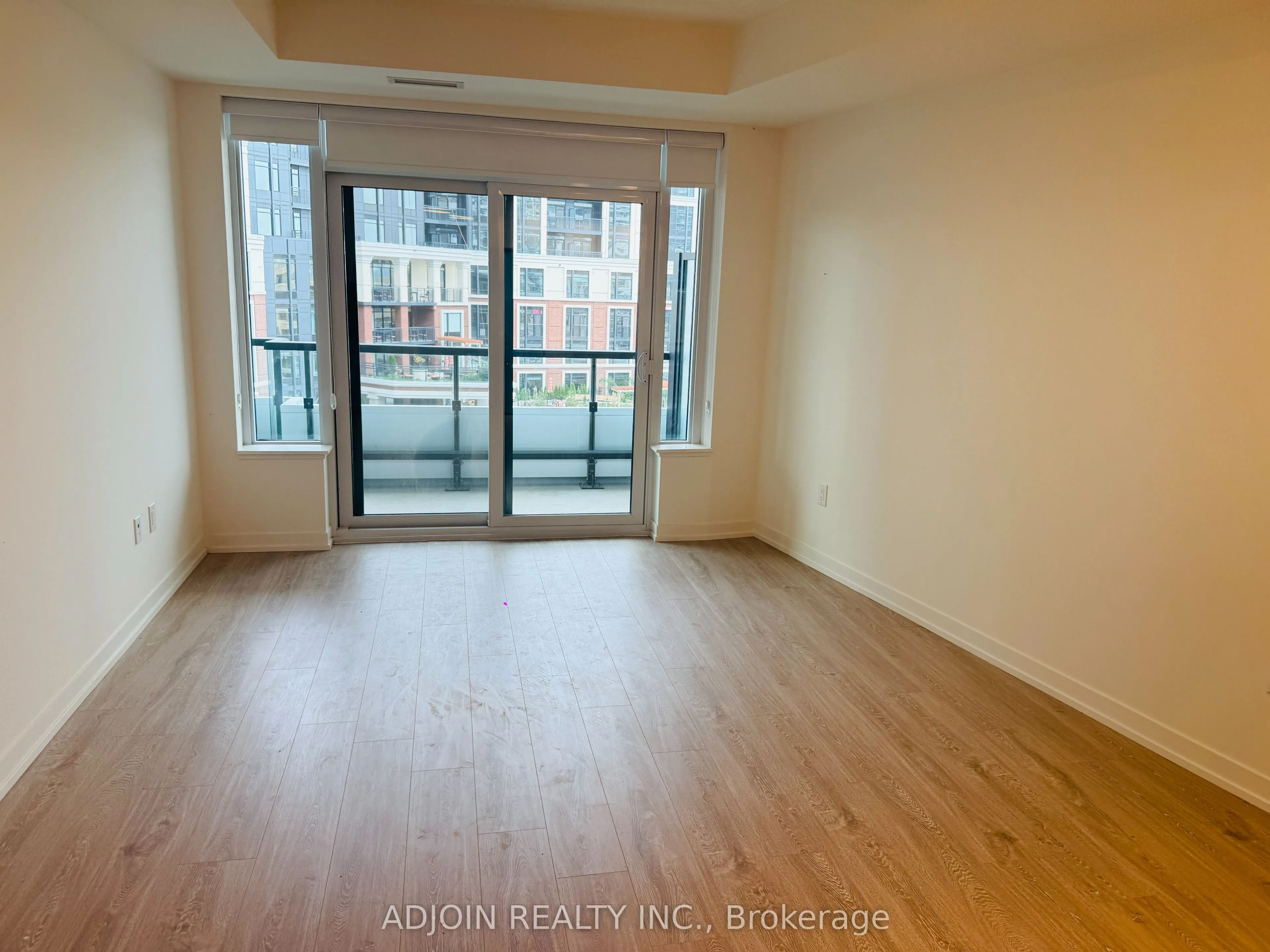 2485 Eglinton Avenue, #612