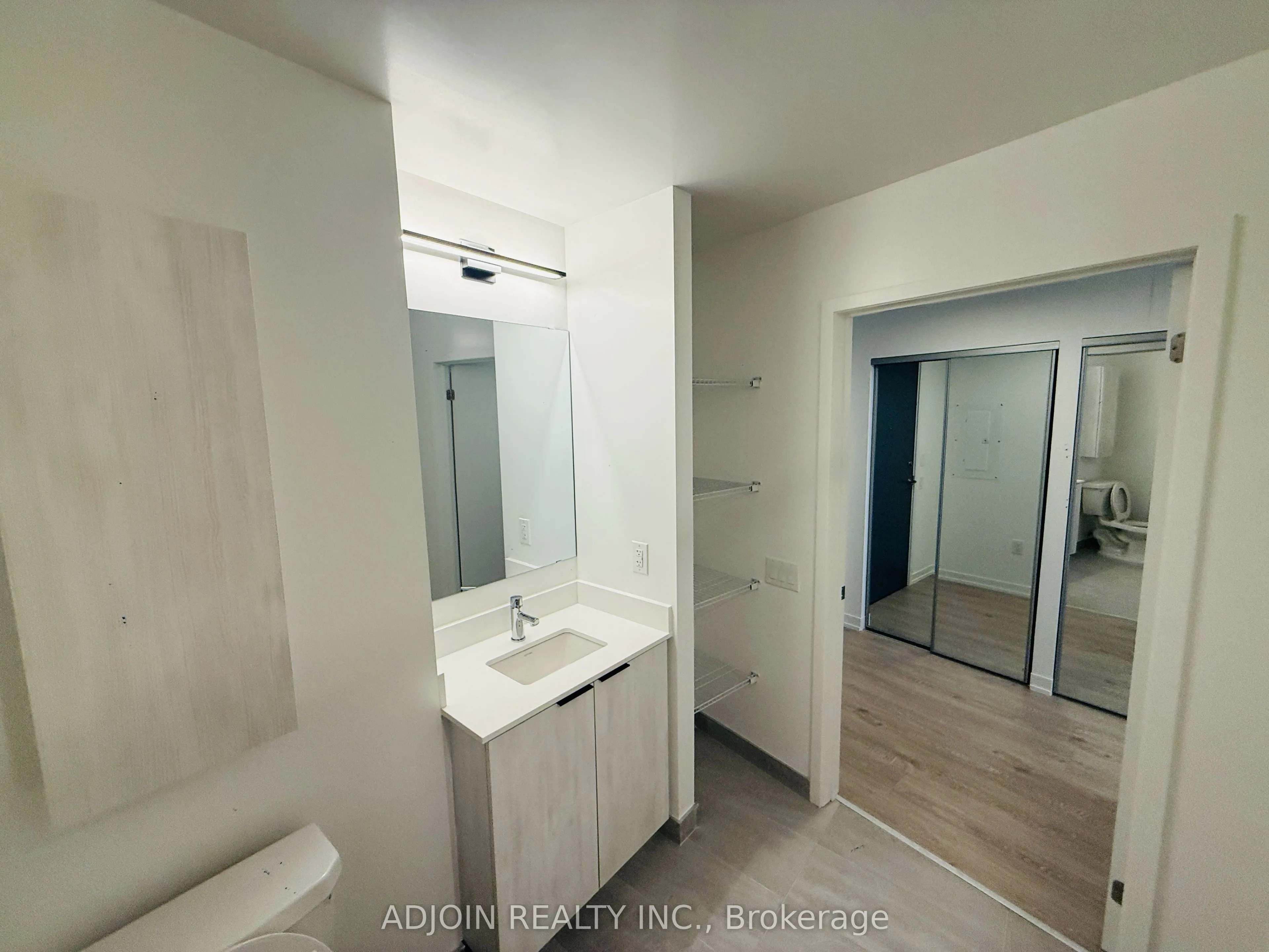 2485 Eglinton Avenue, #612