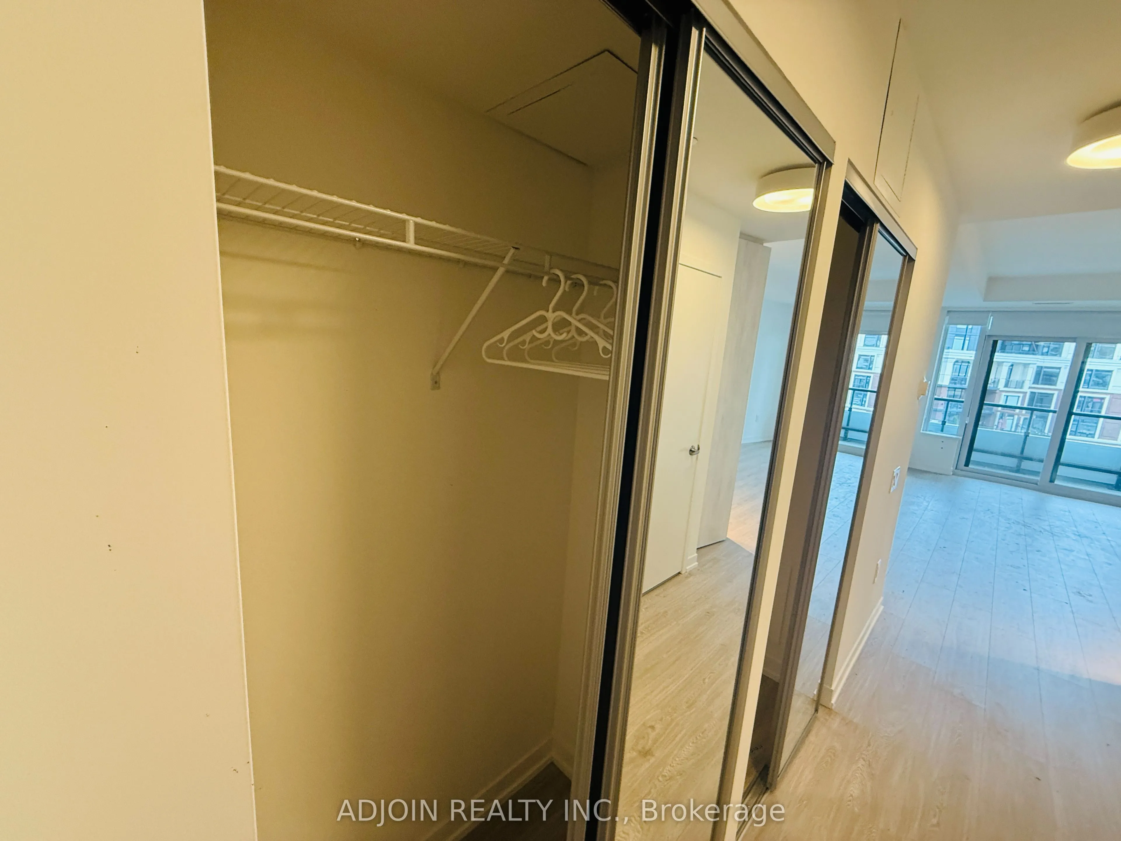 2485 Eglinton Avenue, #612