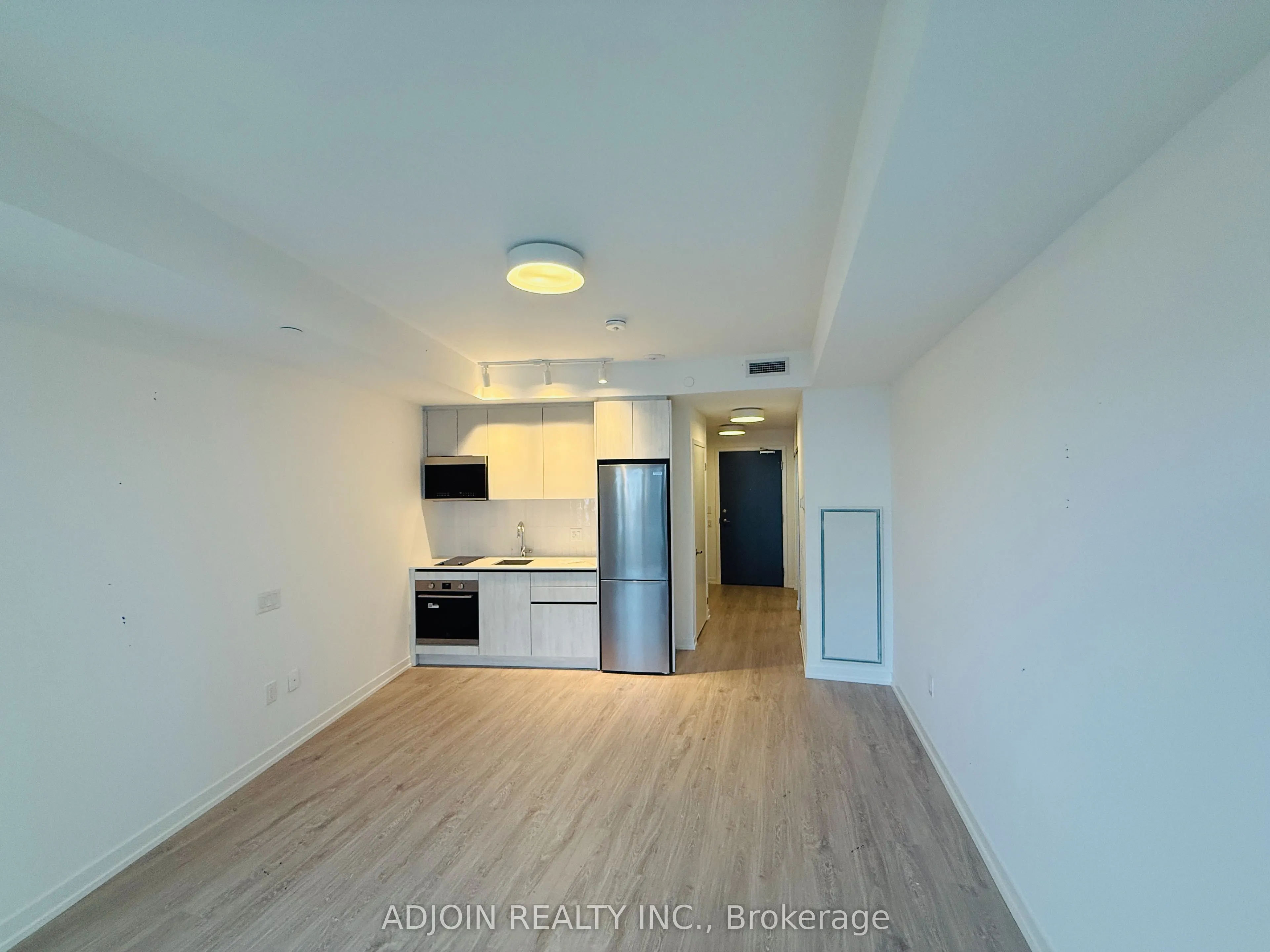2485 Eglinton Avenue, #612