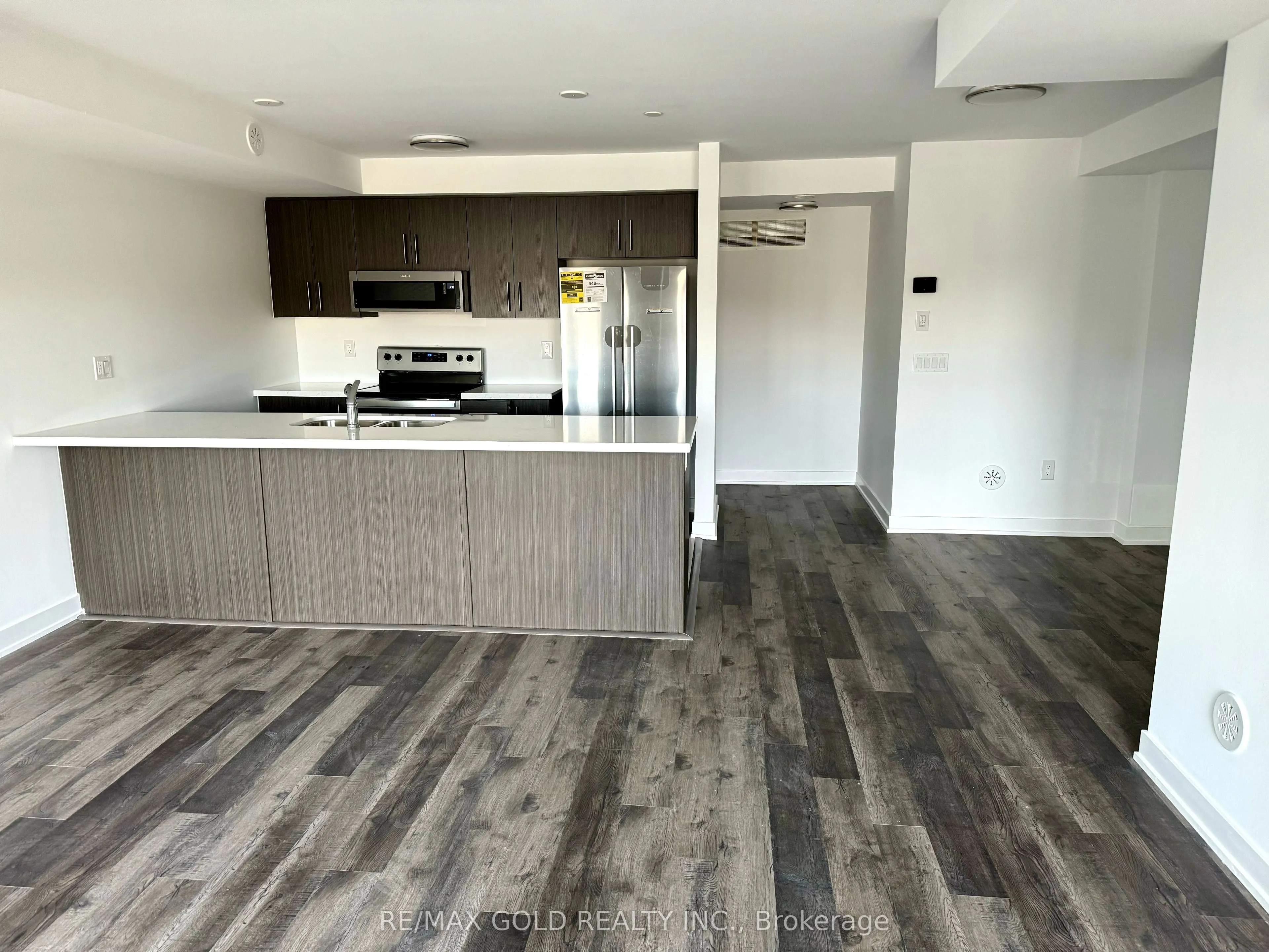 155 Veterans Drive N, #9
