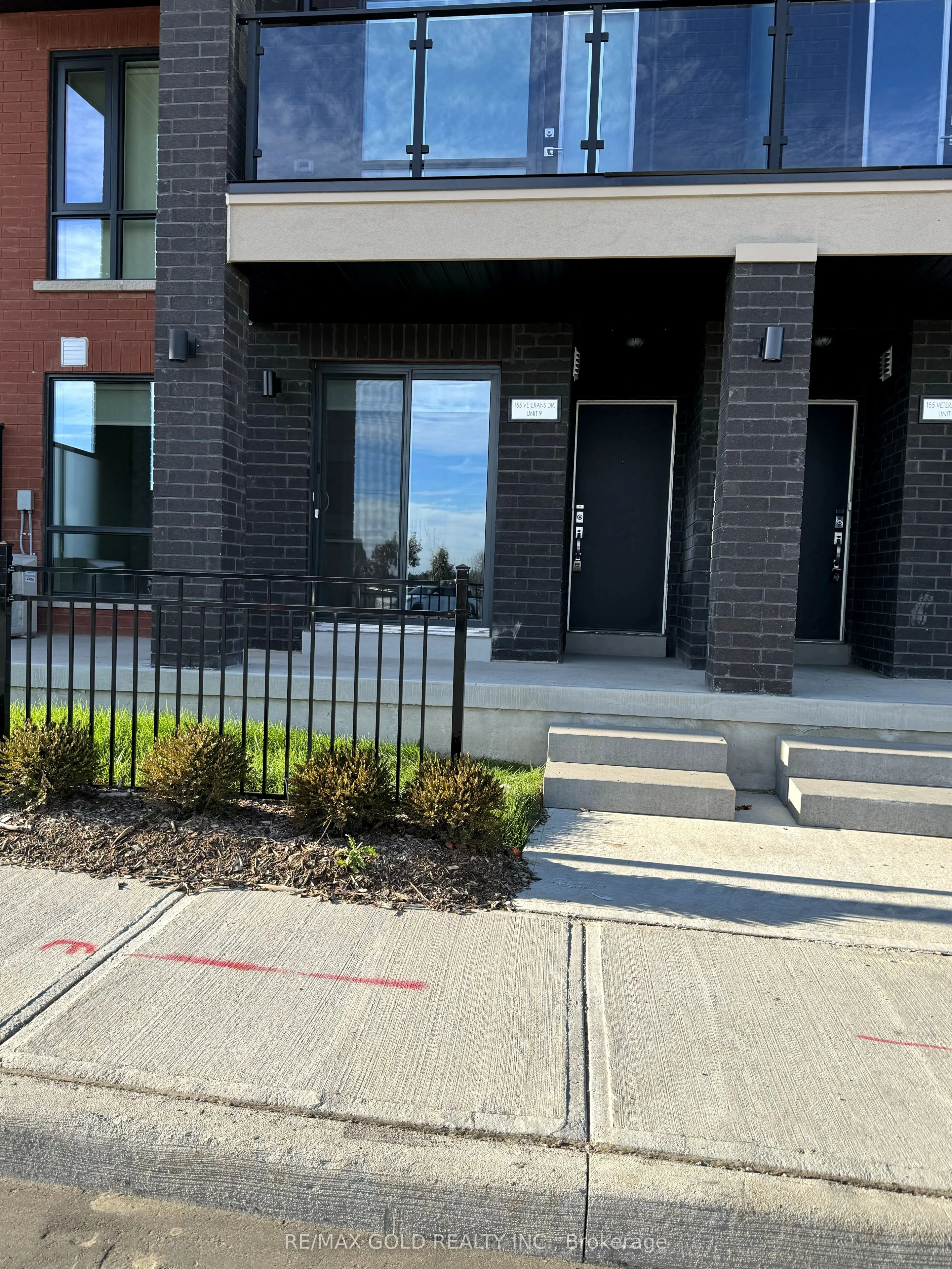 155 Veterans Drive N, #9
