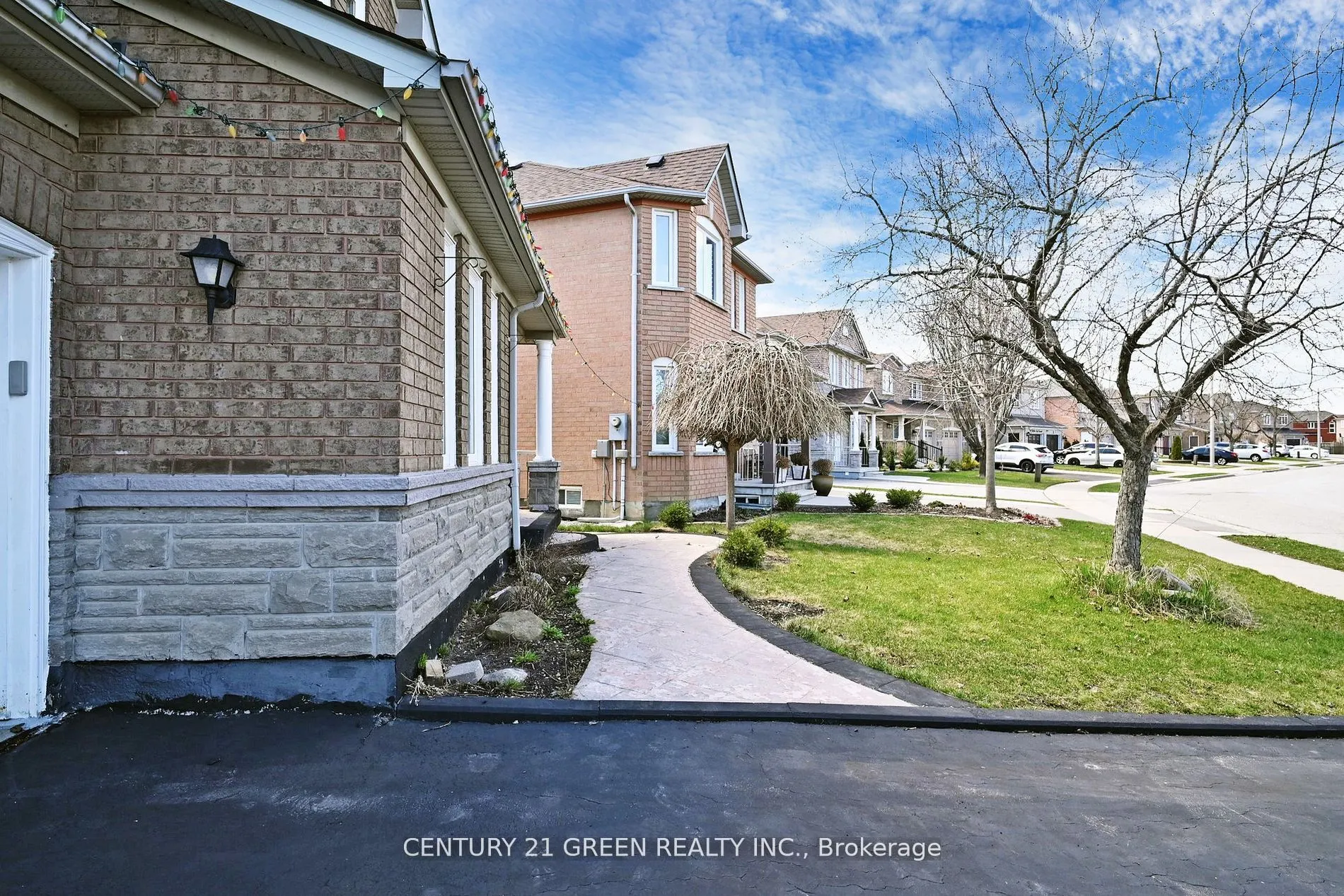 26 Dolphin Song Crescent