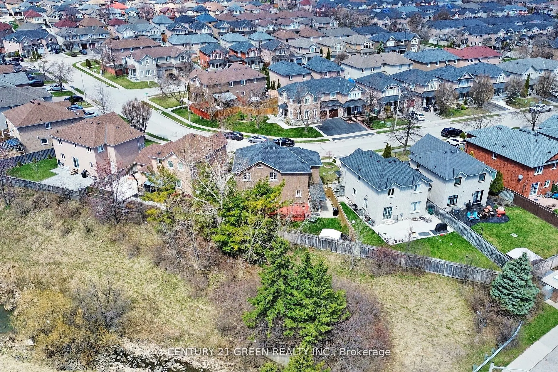 26 Dolphin Song Crescent