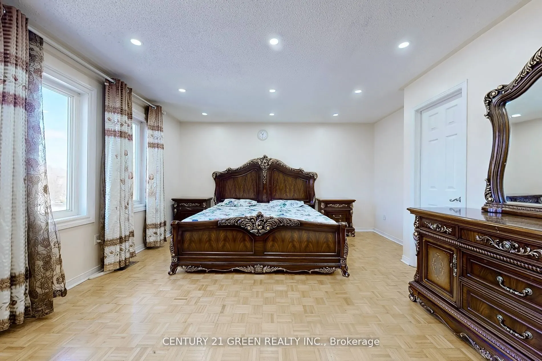 26 Dolphin Song Crescent