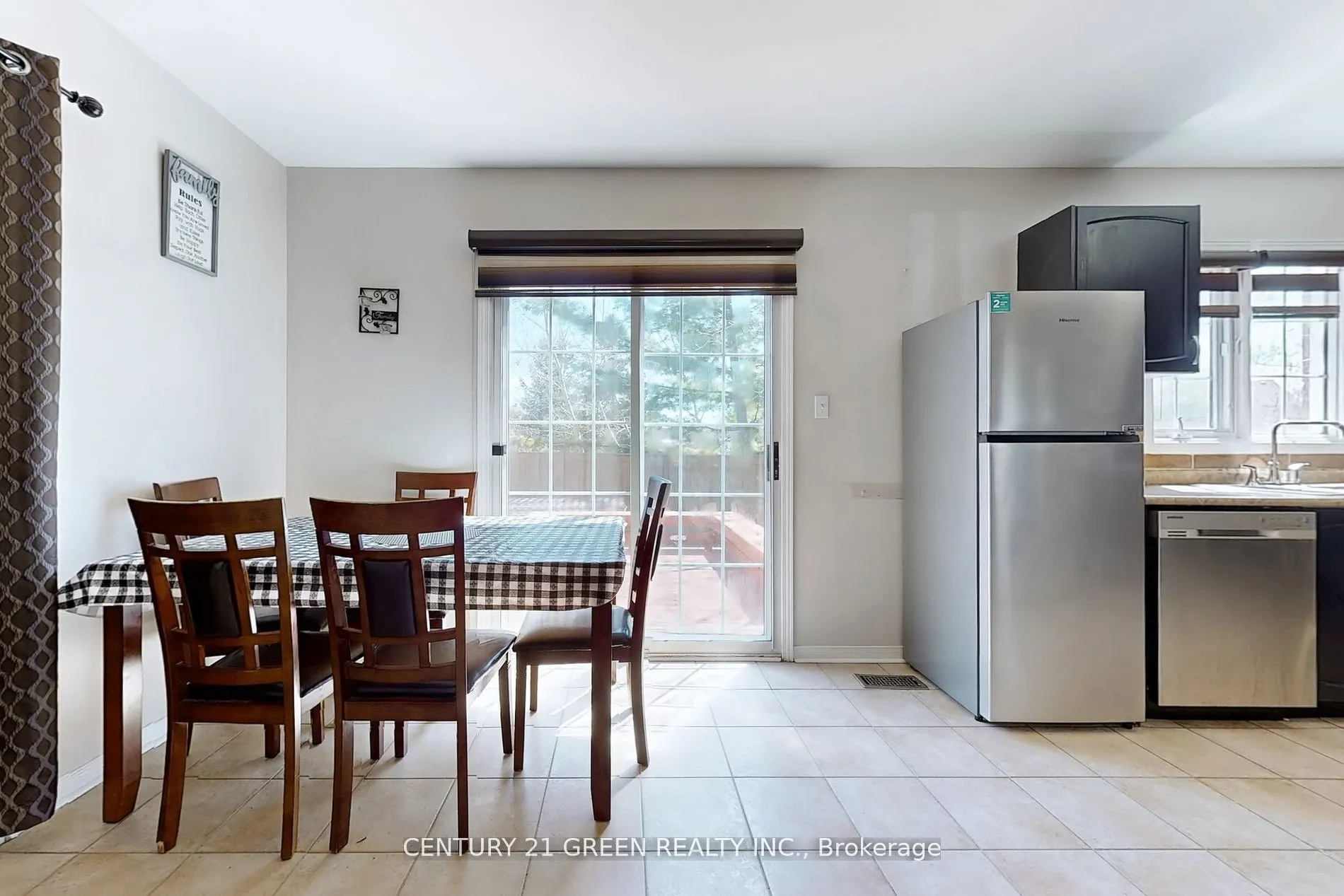 26 Dolphin Song Crescent