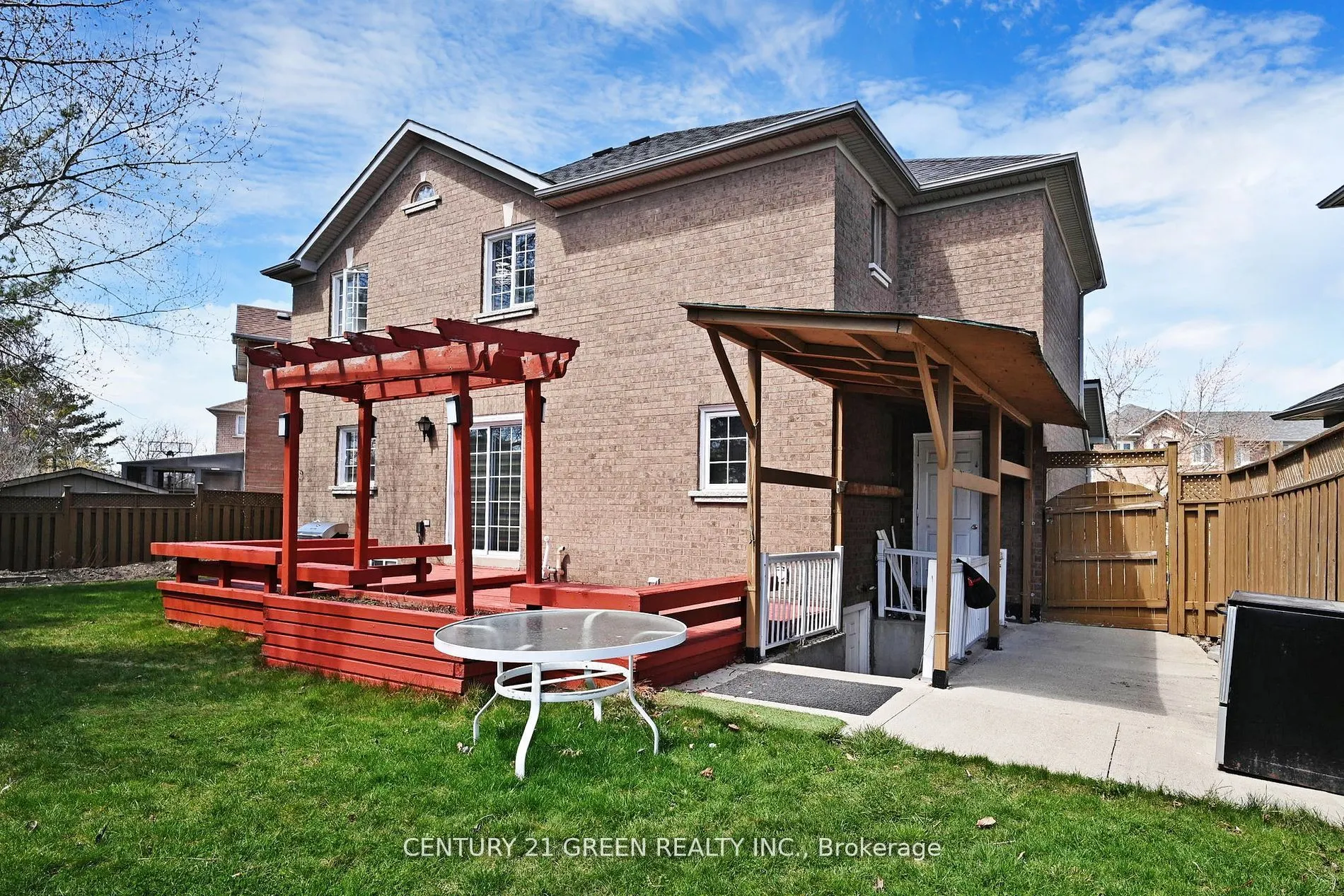 26 Dolphin Song Crescent