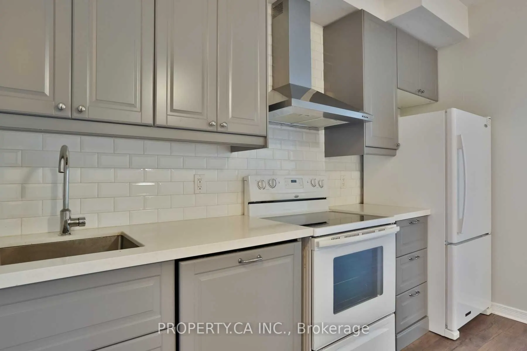 61 Heintzman Street, #305