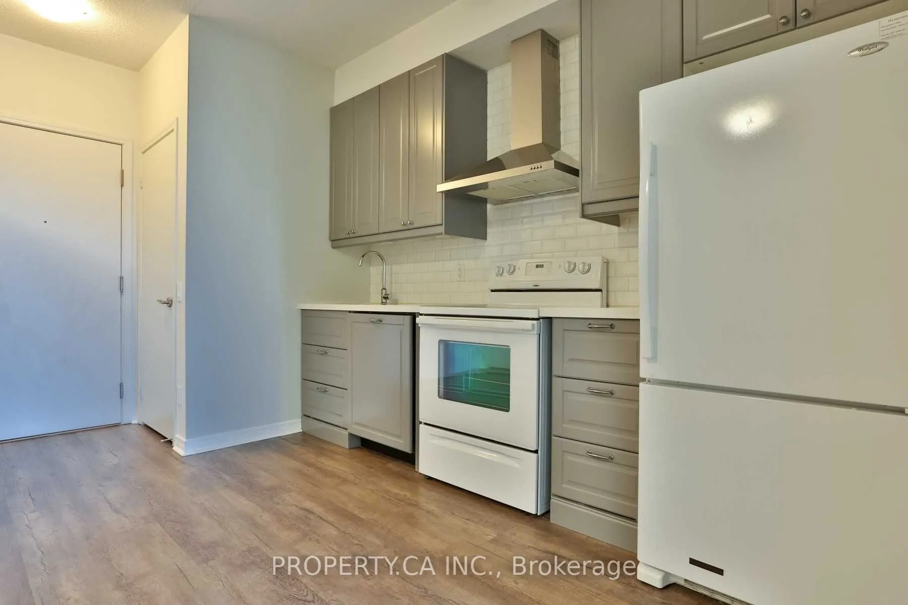 61 Heintzman Street, #305
