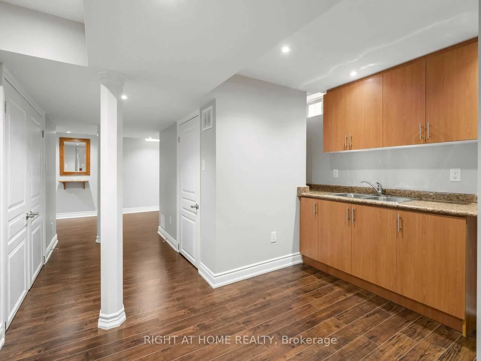 5555 Bridgeport Gate