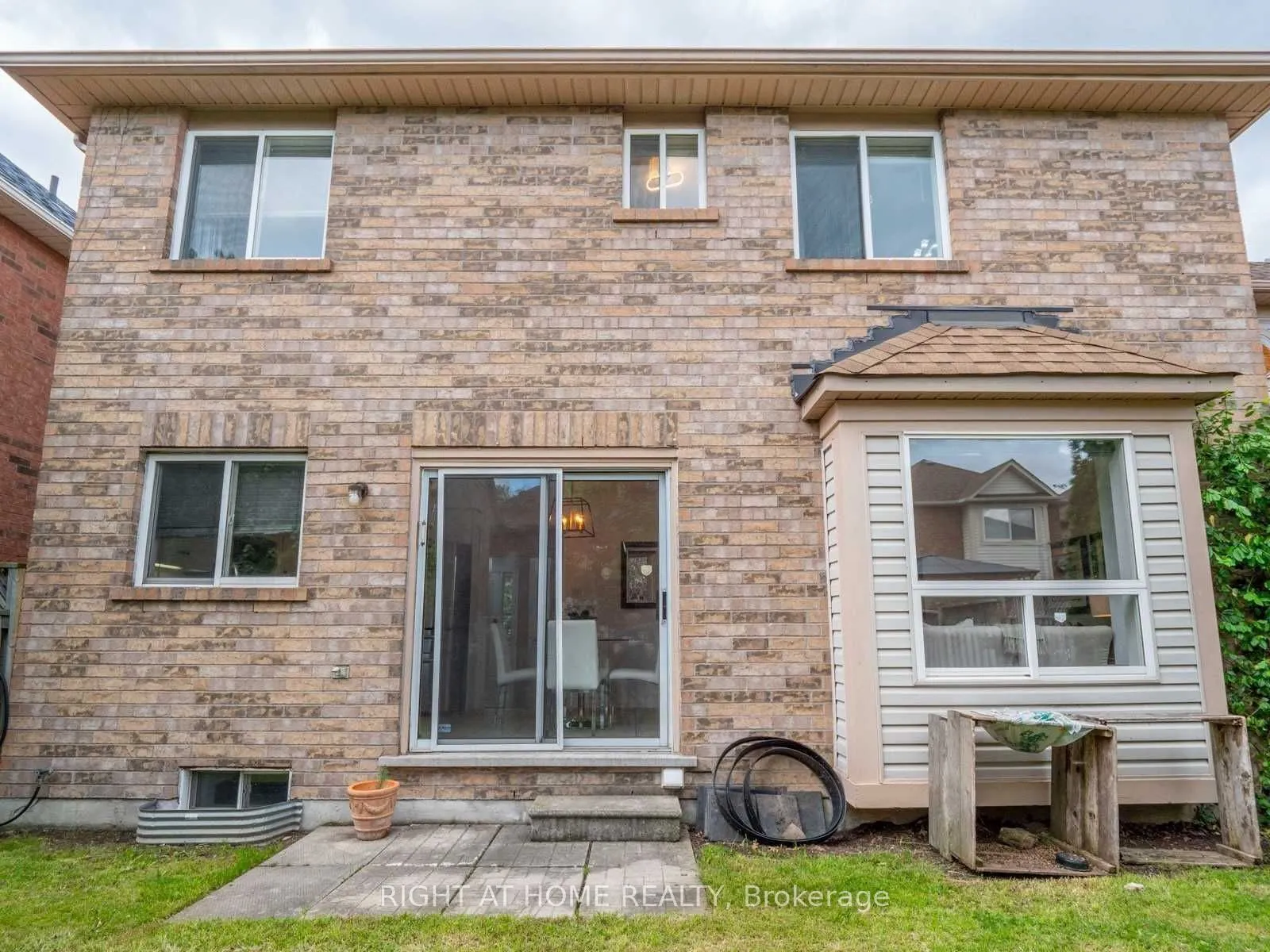 5555 Bridgeport Gate