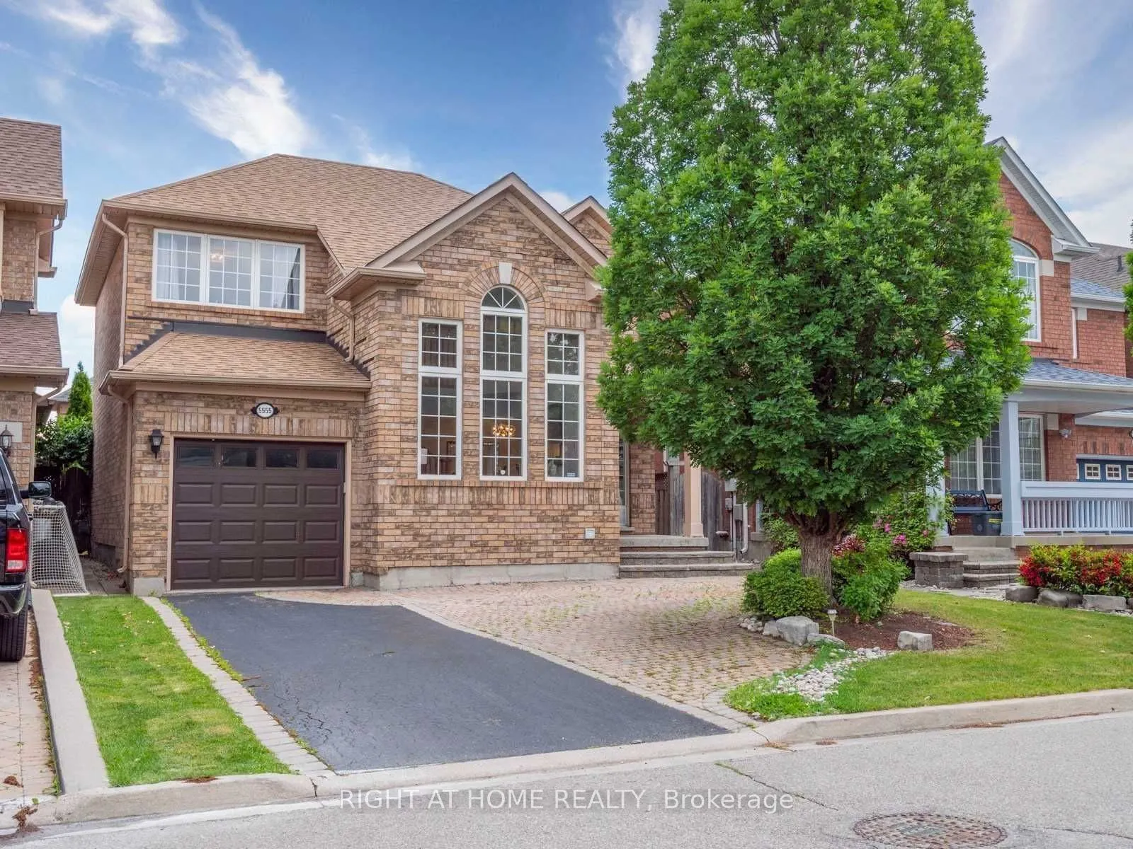 5555 Bridgeport Gate