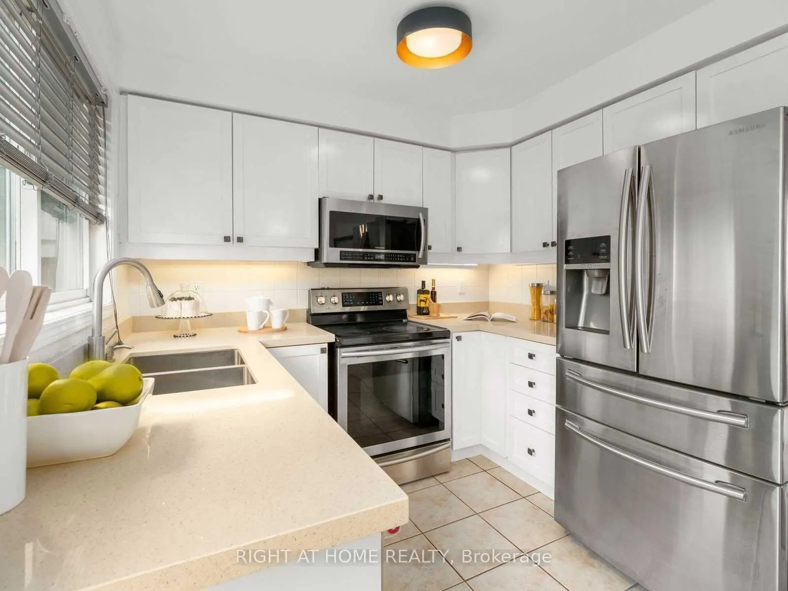 5555 Bridgeport Gate