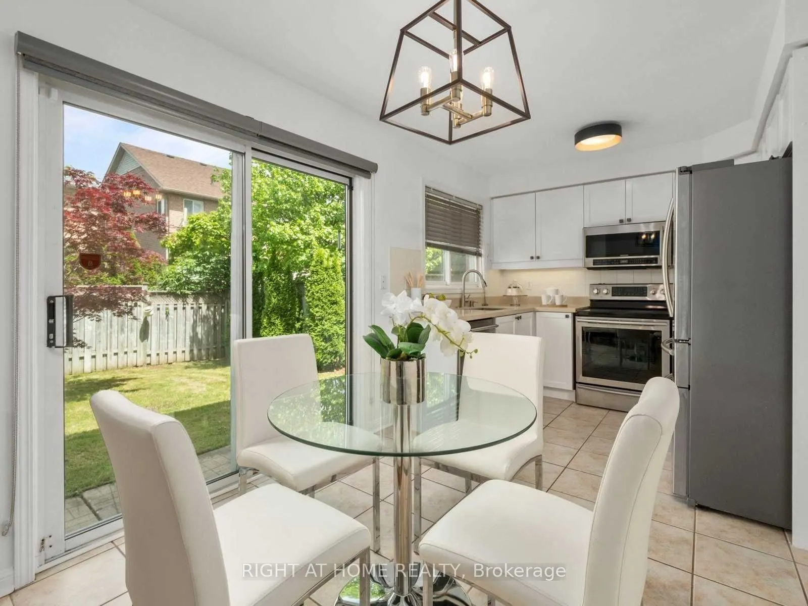 5555 Bridgeport Gate